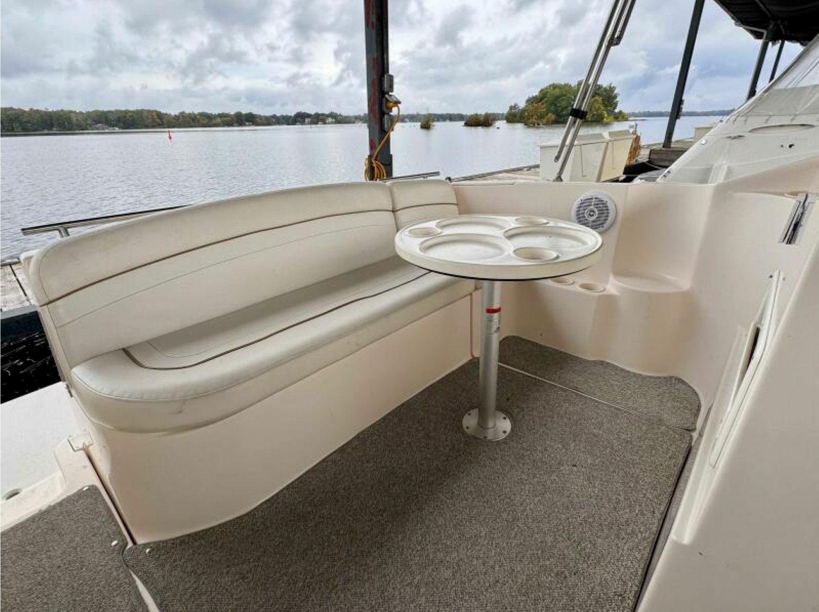 2003 Rinker Fiesta Vee 270 27