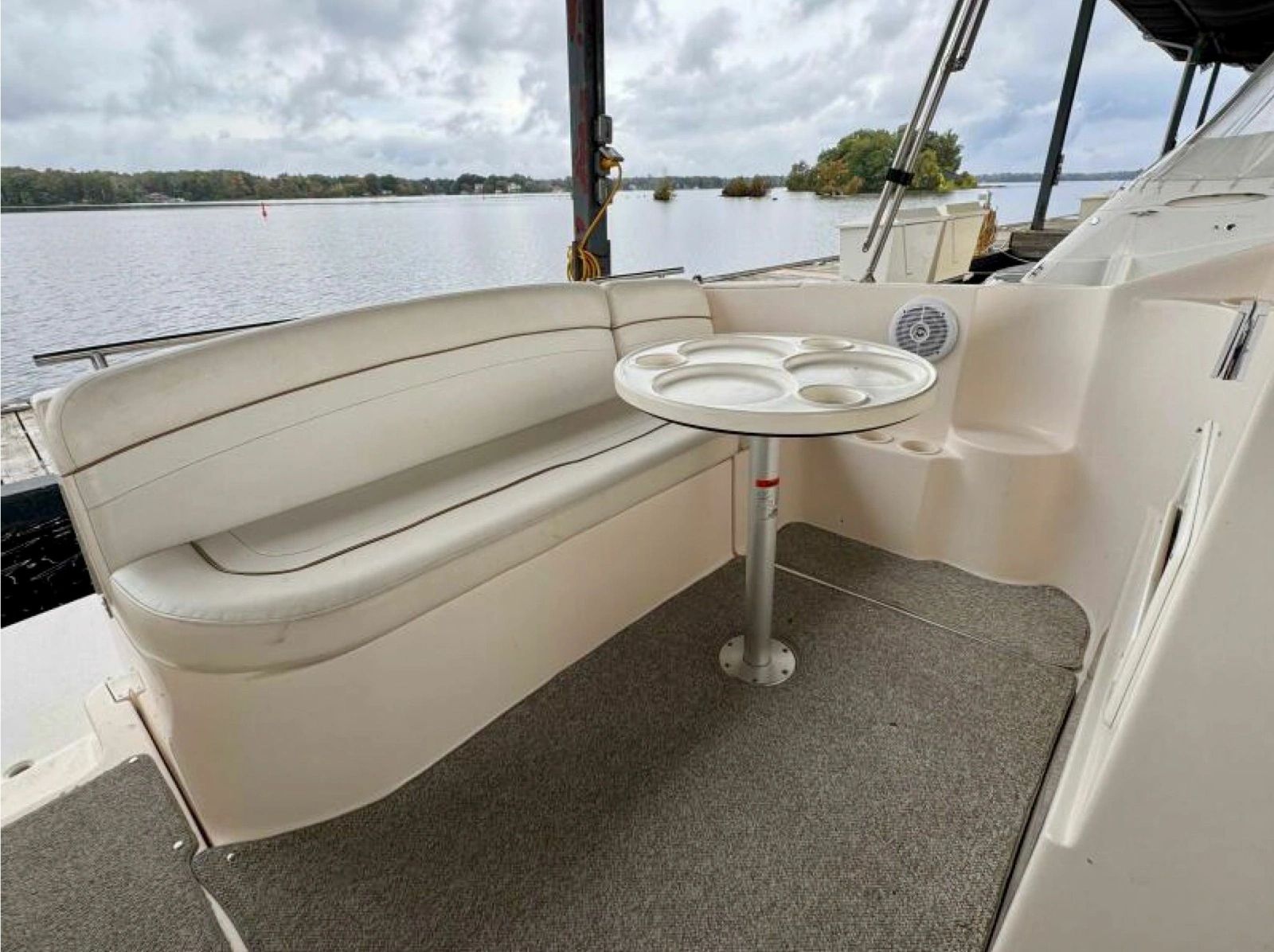2003 Rinker Fiesta Vee 270 27