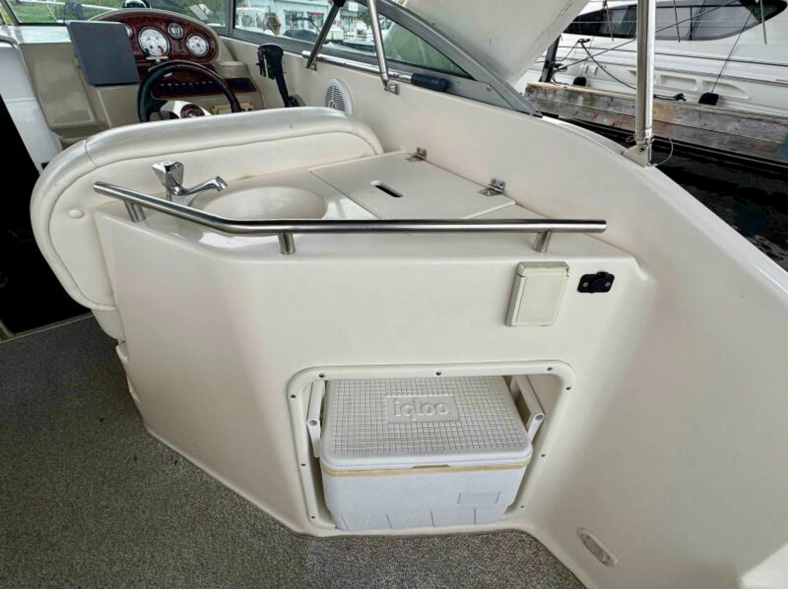 2003 Rinker Fiesta Vee 270 27