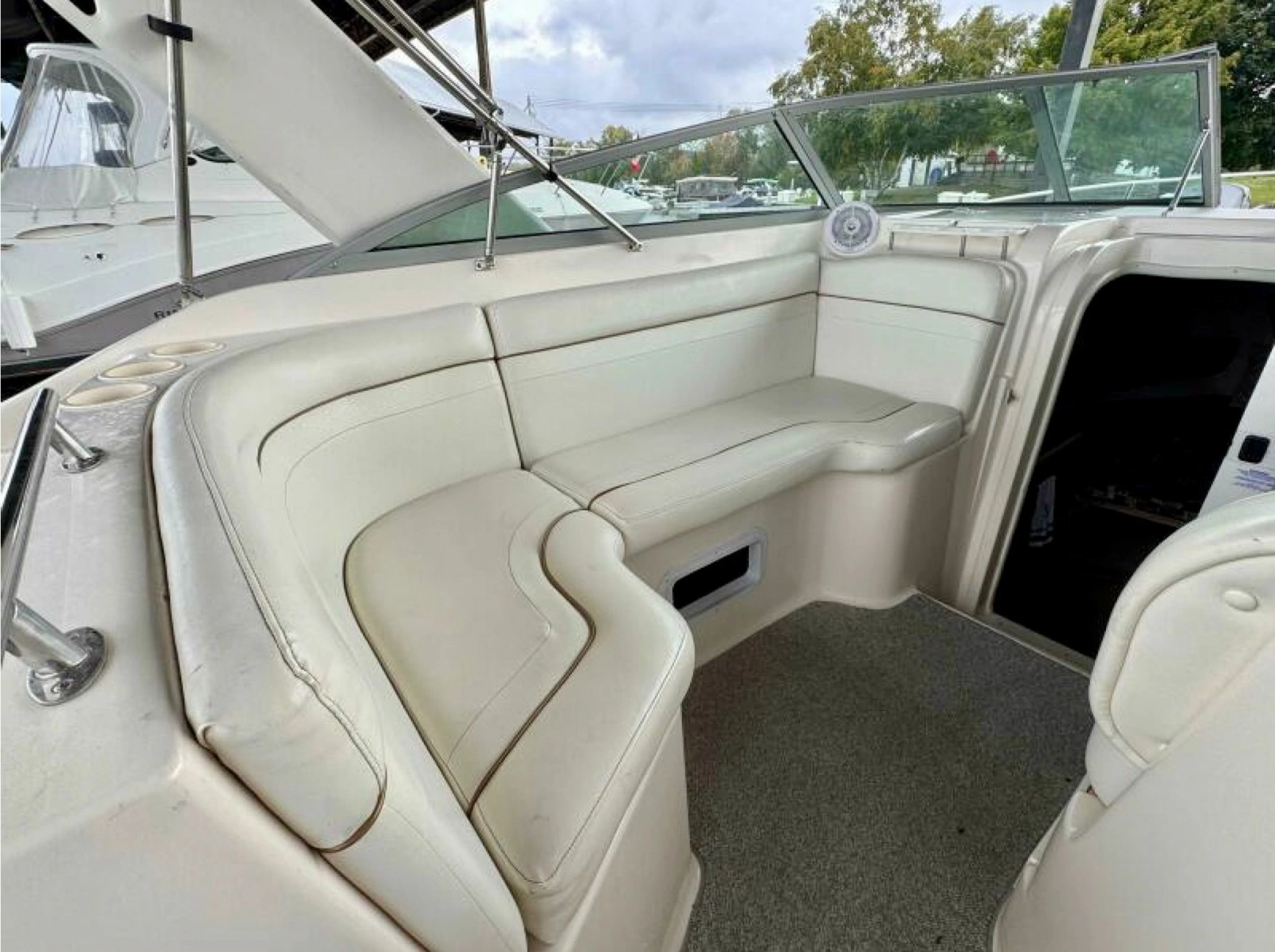 2003 Rinker Fiesta Vee 270 27