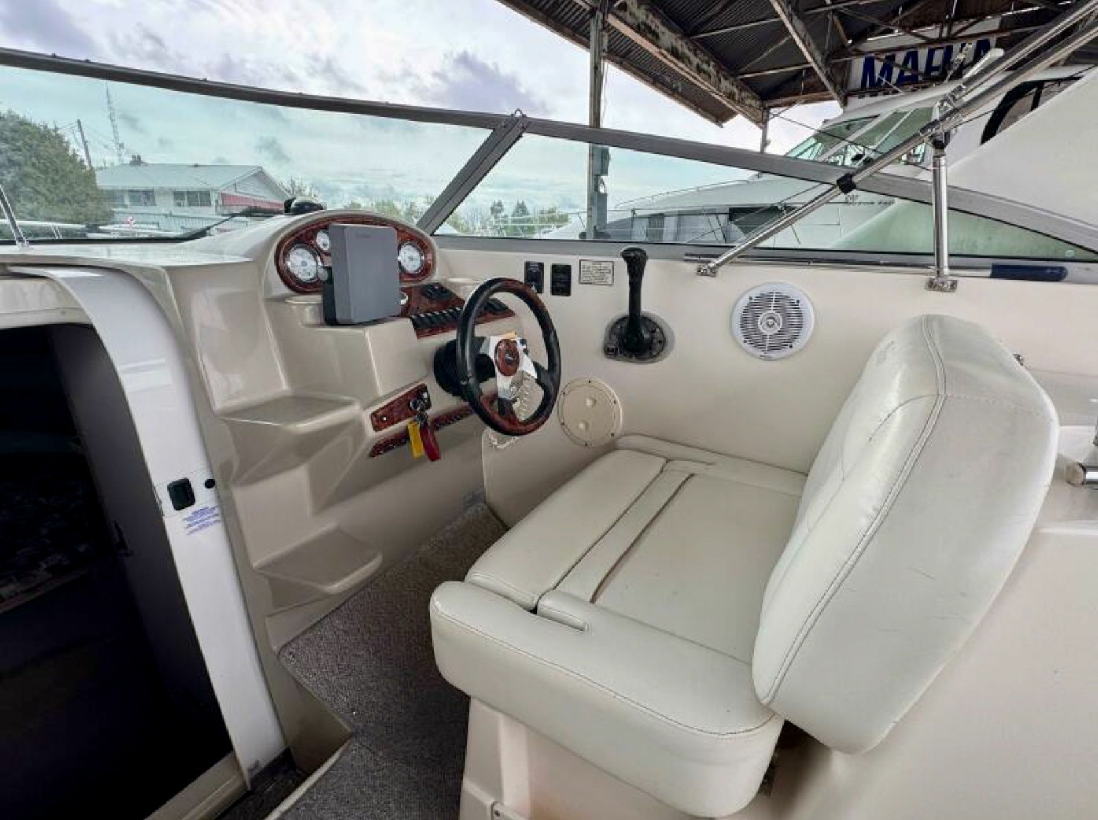 2003 Rinker Fiesta Vee 270 27