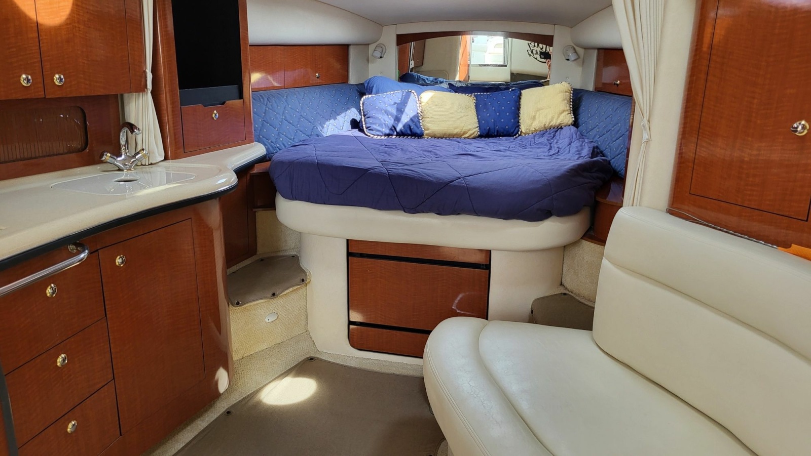 2003 Sea Ray 320 Sundancer 32