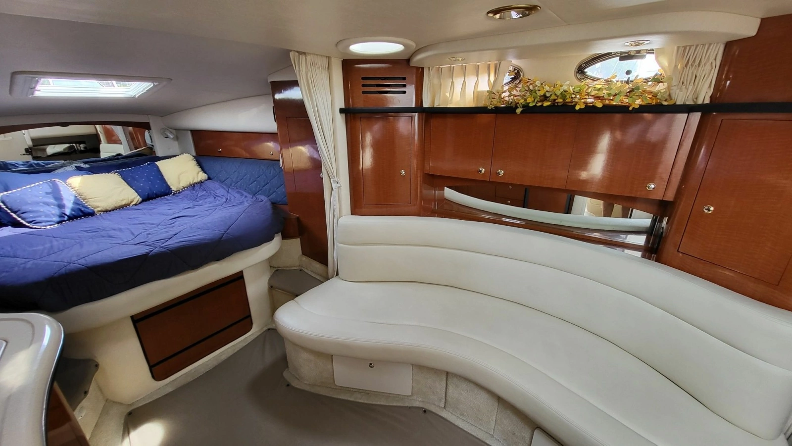 2003 Sea Ray 320 Sundancer 32