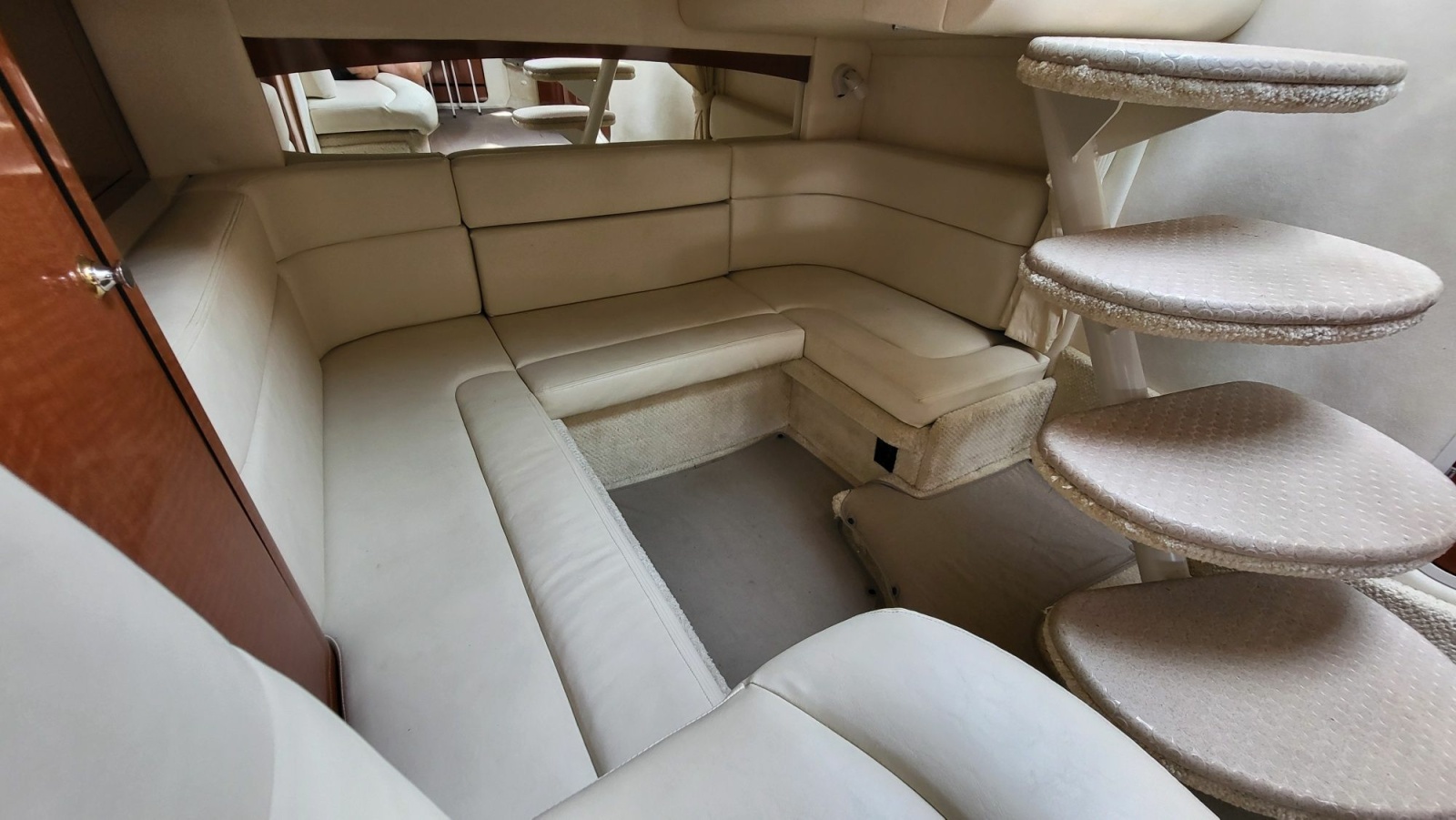 2003 Sea Ray 320 Sundancer 32