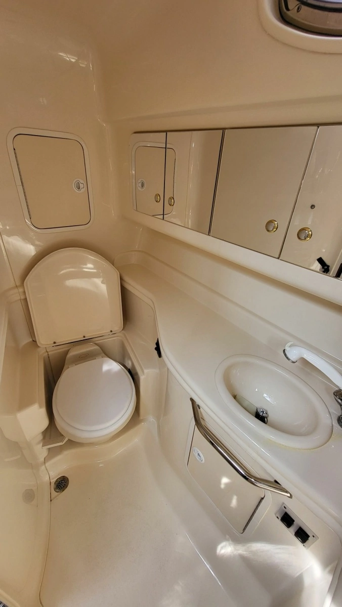 2003 Sea Ray 320 Sundancer 32