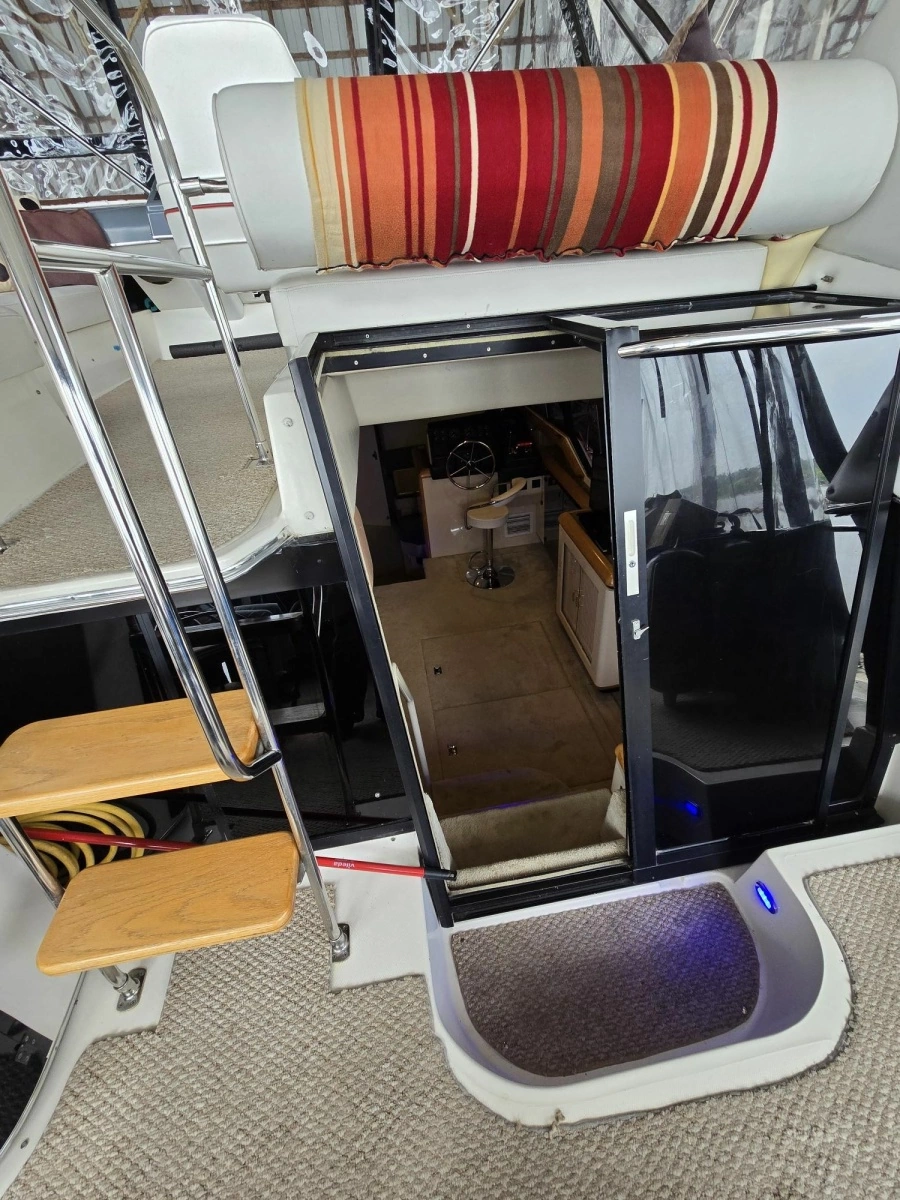 1990 Bayliner 4387 Motoryacht 43