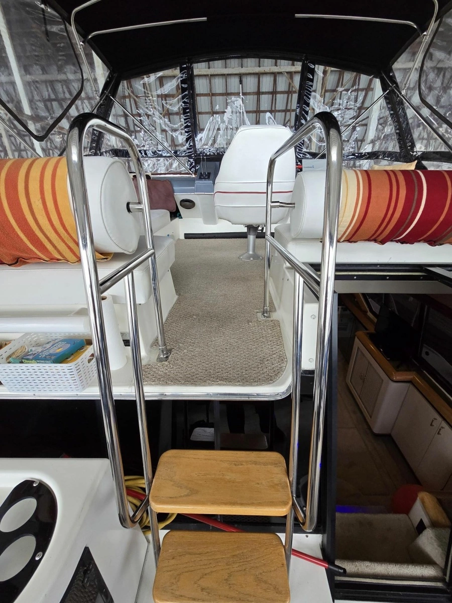 1990 Bayliner 4387 Motoryacht 43