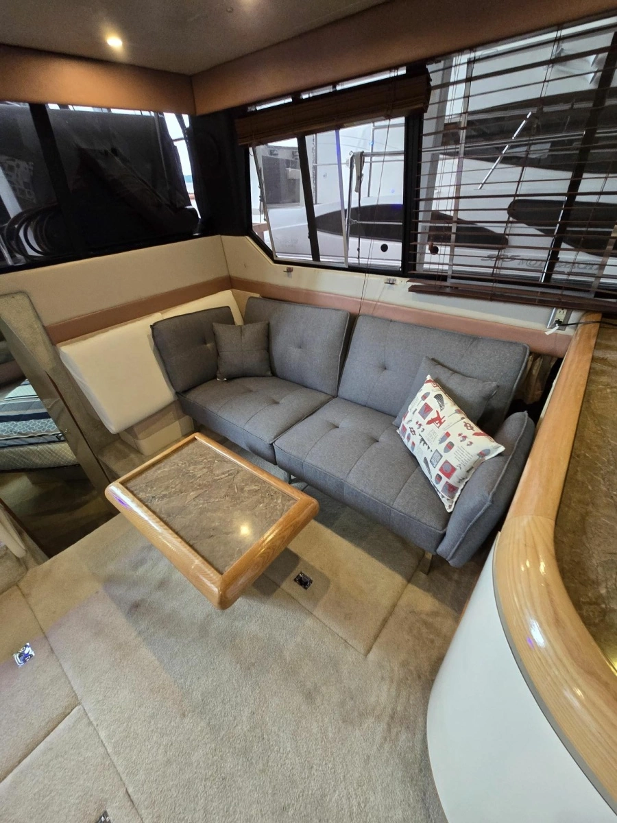 1990 Bayliner 4387 Motoryacht 43