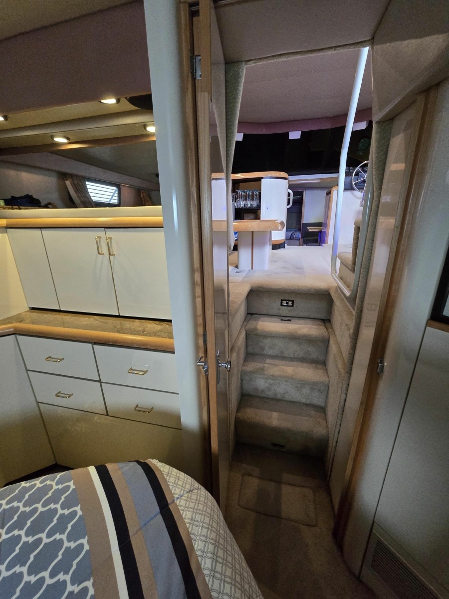 1990 Bayliner 4387 Motoryacht 43