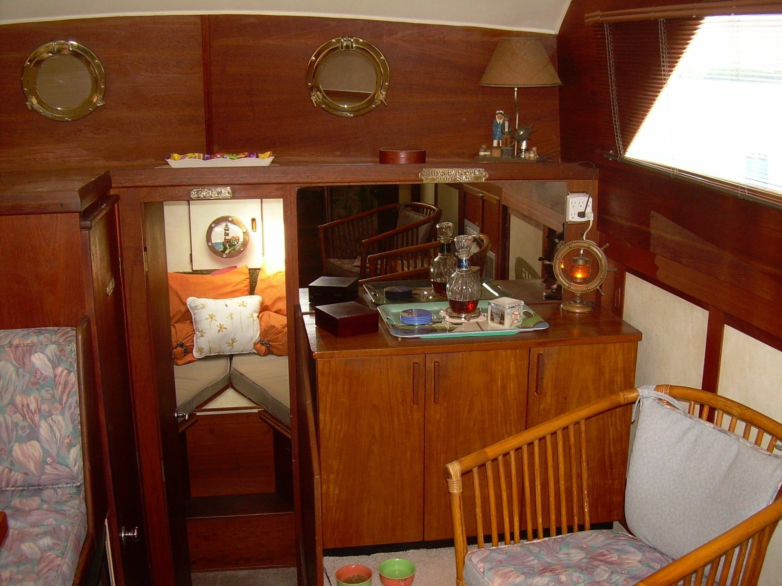 1977 Trojan 36 Tri-Cabin 36