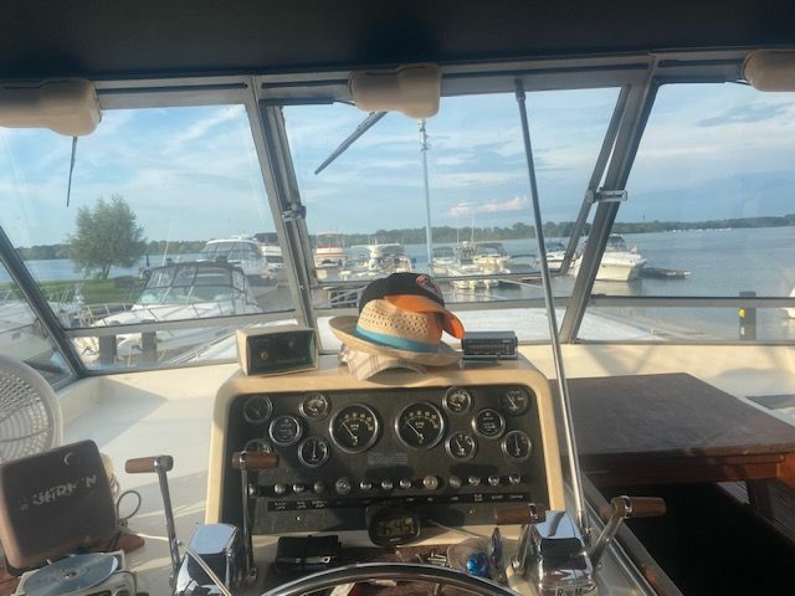 1977 Trojan 36 Tri-Cabin 36