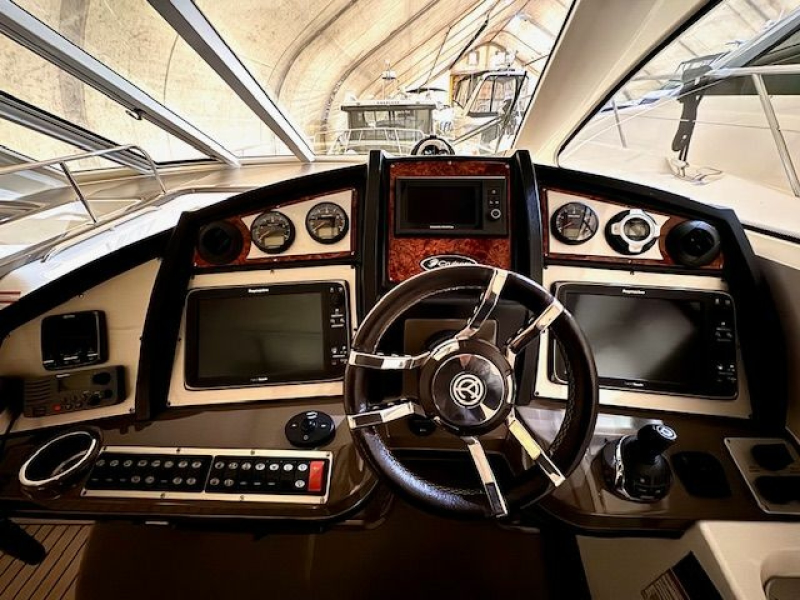 2013 Cruisers Yachts 540 Sports Coupe 54