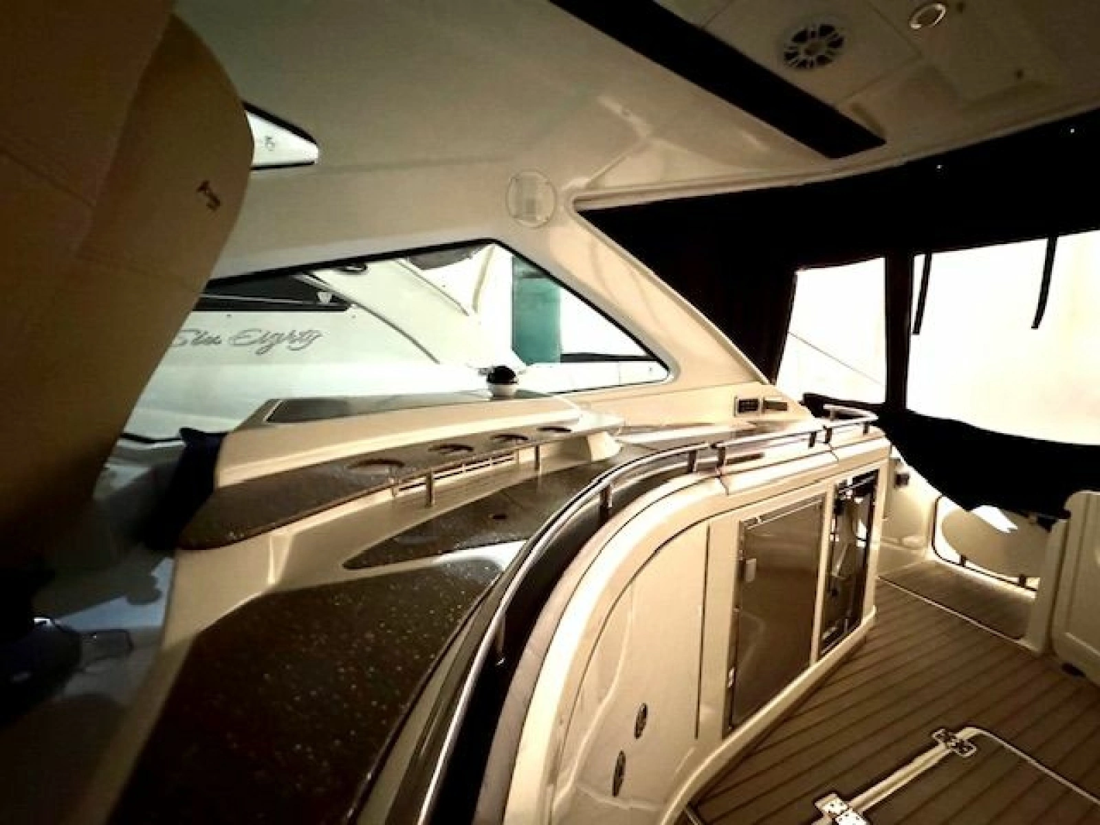 2013 Cruisers Yachts 540 Sports Coupe 54