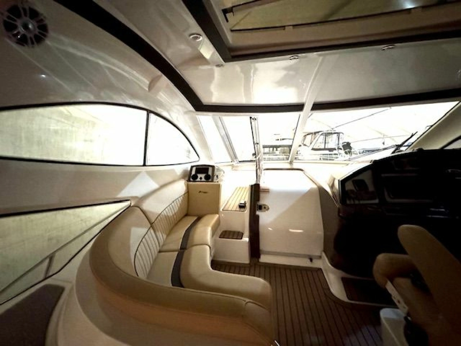 2013 Cruisers Yachts 540 Sports Coupe 54