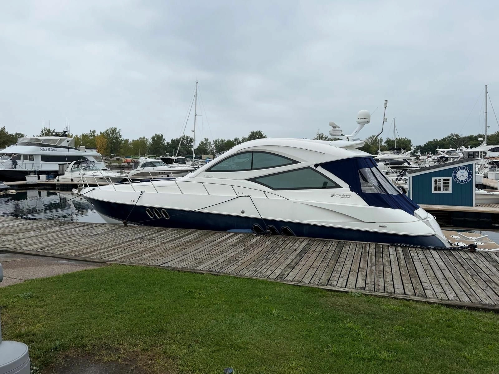 2013 Cruisers Yachts 540 Sports Coupe 54