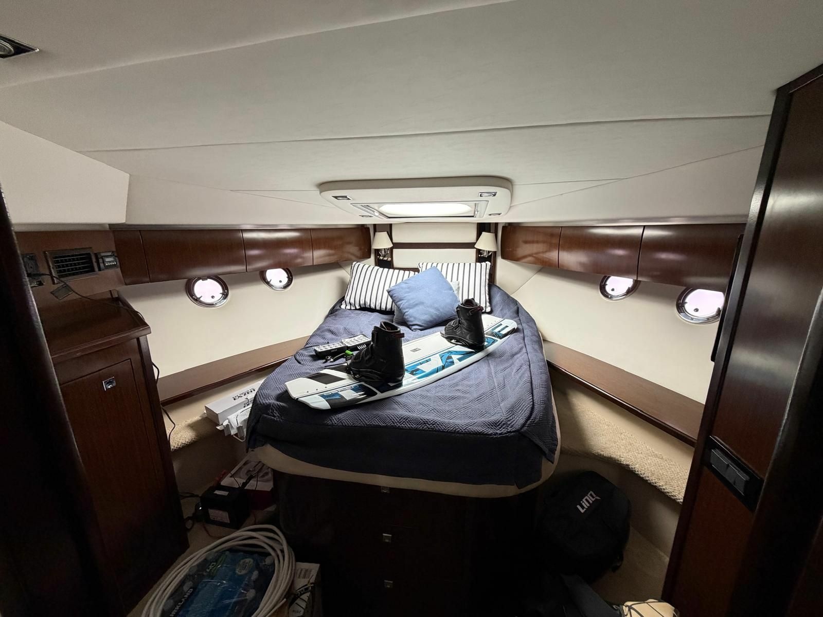 2013 Cruisers Yachts 540 Sports Coupe 54