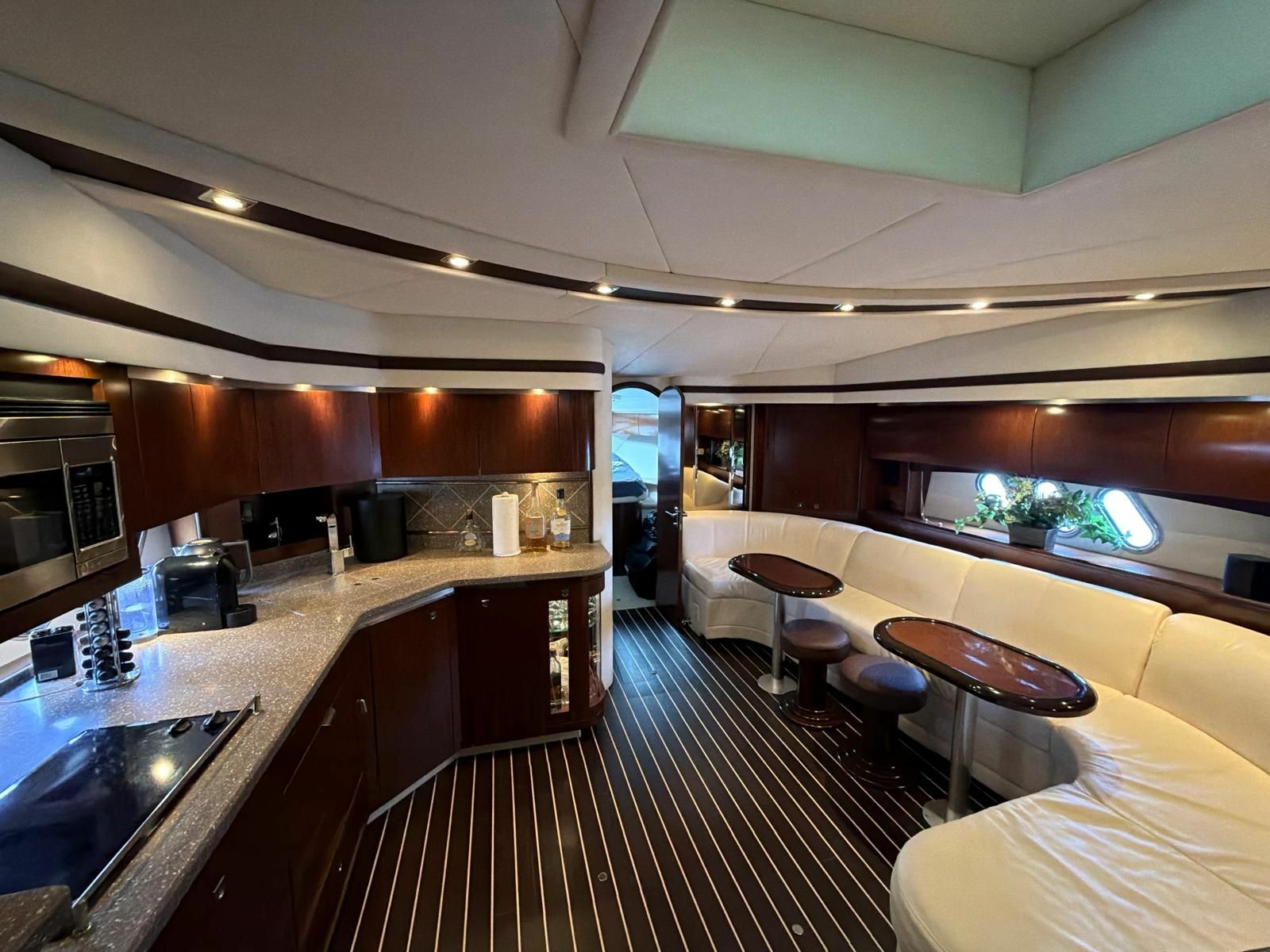 2013 Cruisers Yachts 540 Sports Coupe 54