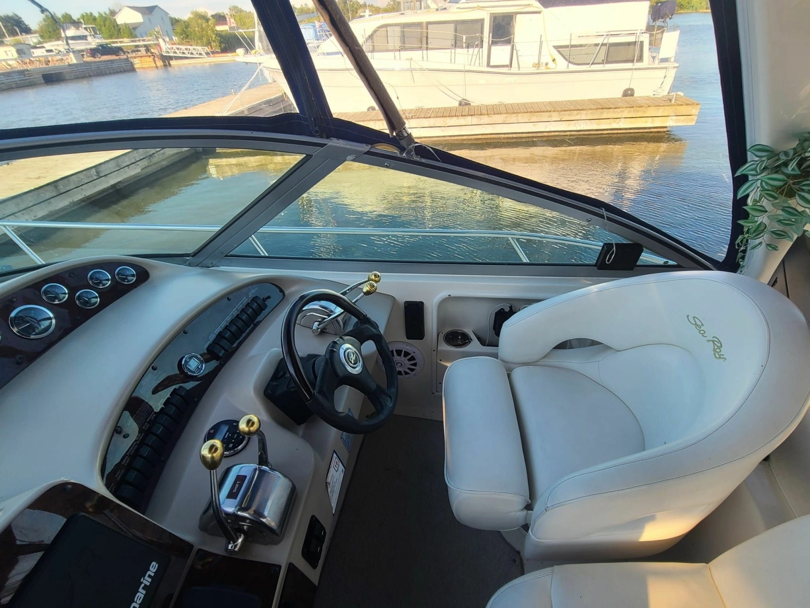 2001 Sea Ray 340 Sundancer 34