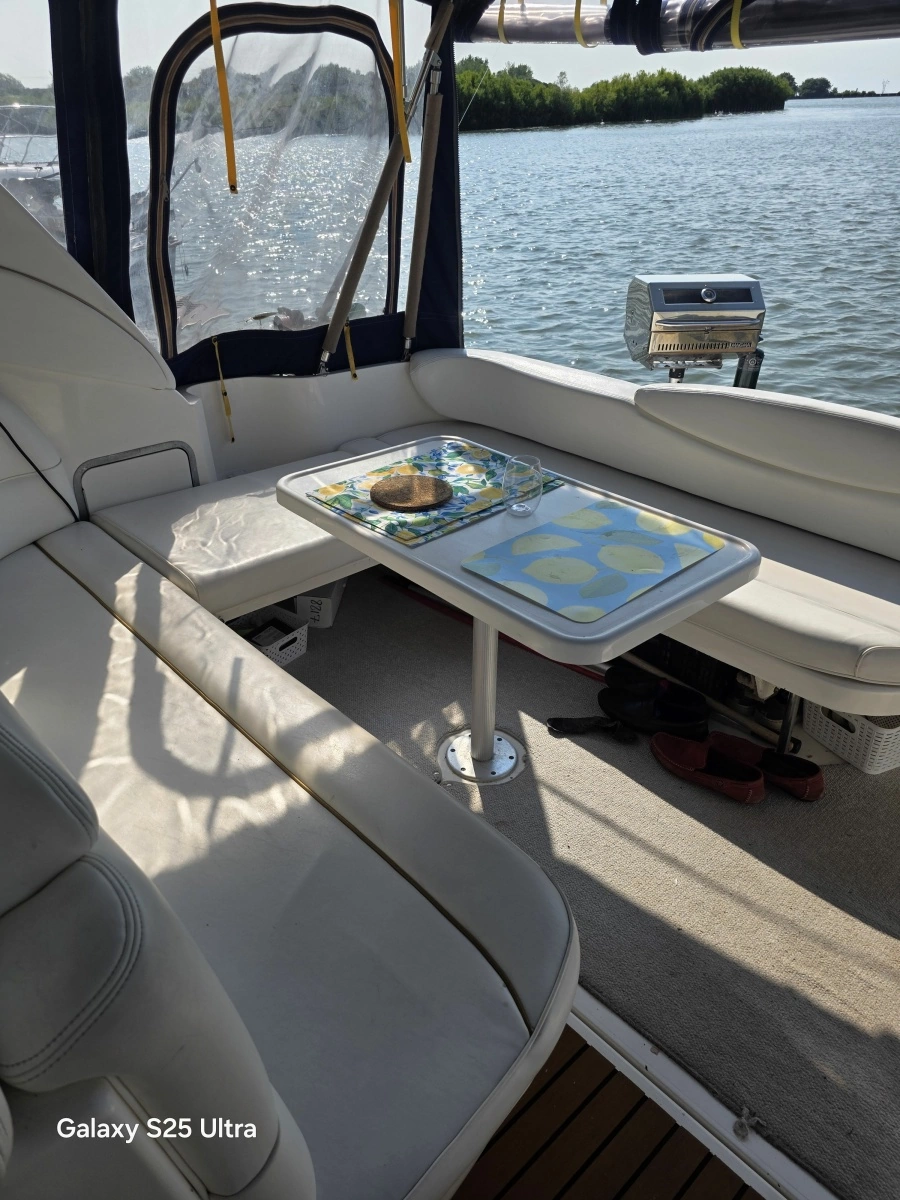 2001 Sea Ray 340 Sundancer 34