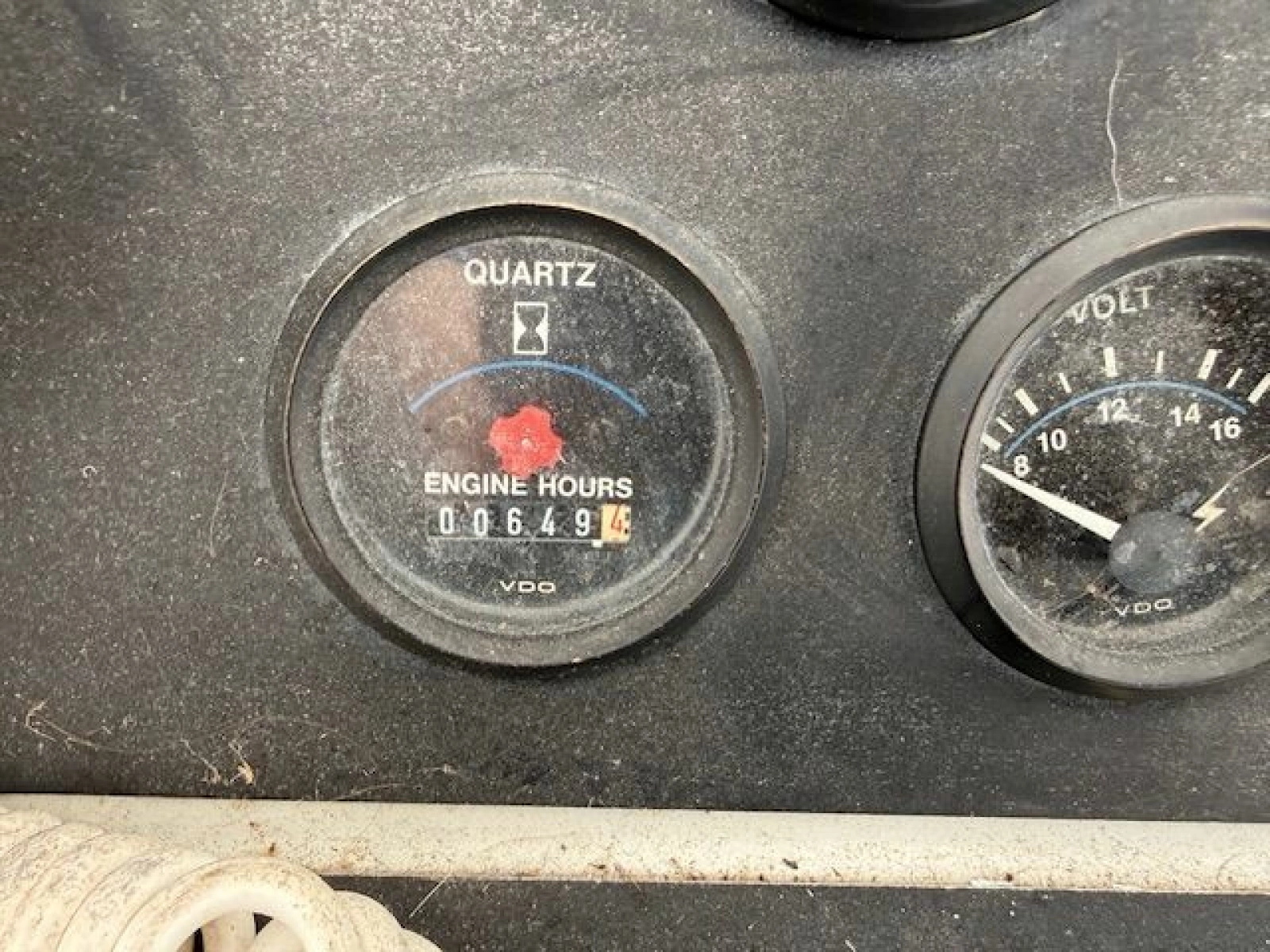 1995 Carver 325 Motor Yacht 32