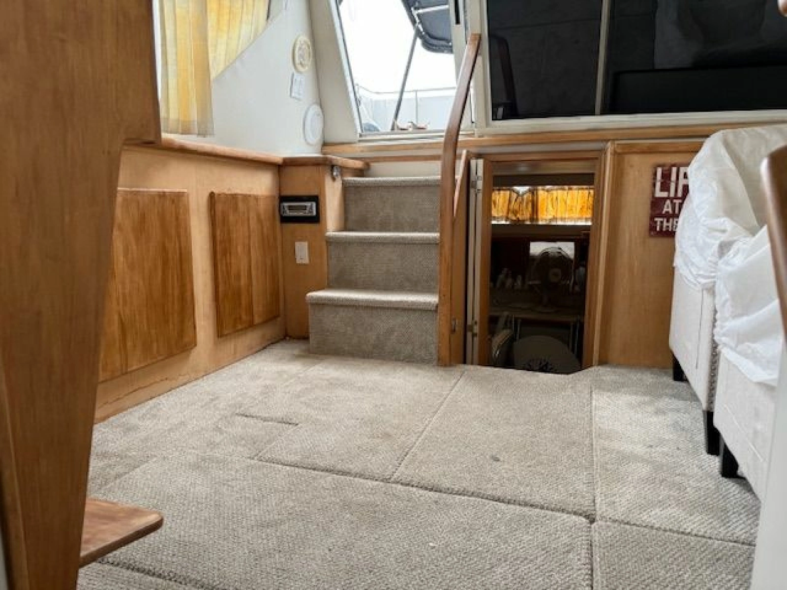1995 Carver 325 Motor Yacht 32