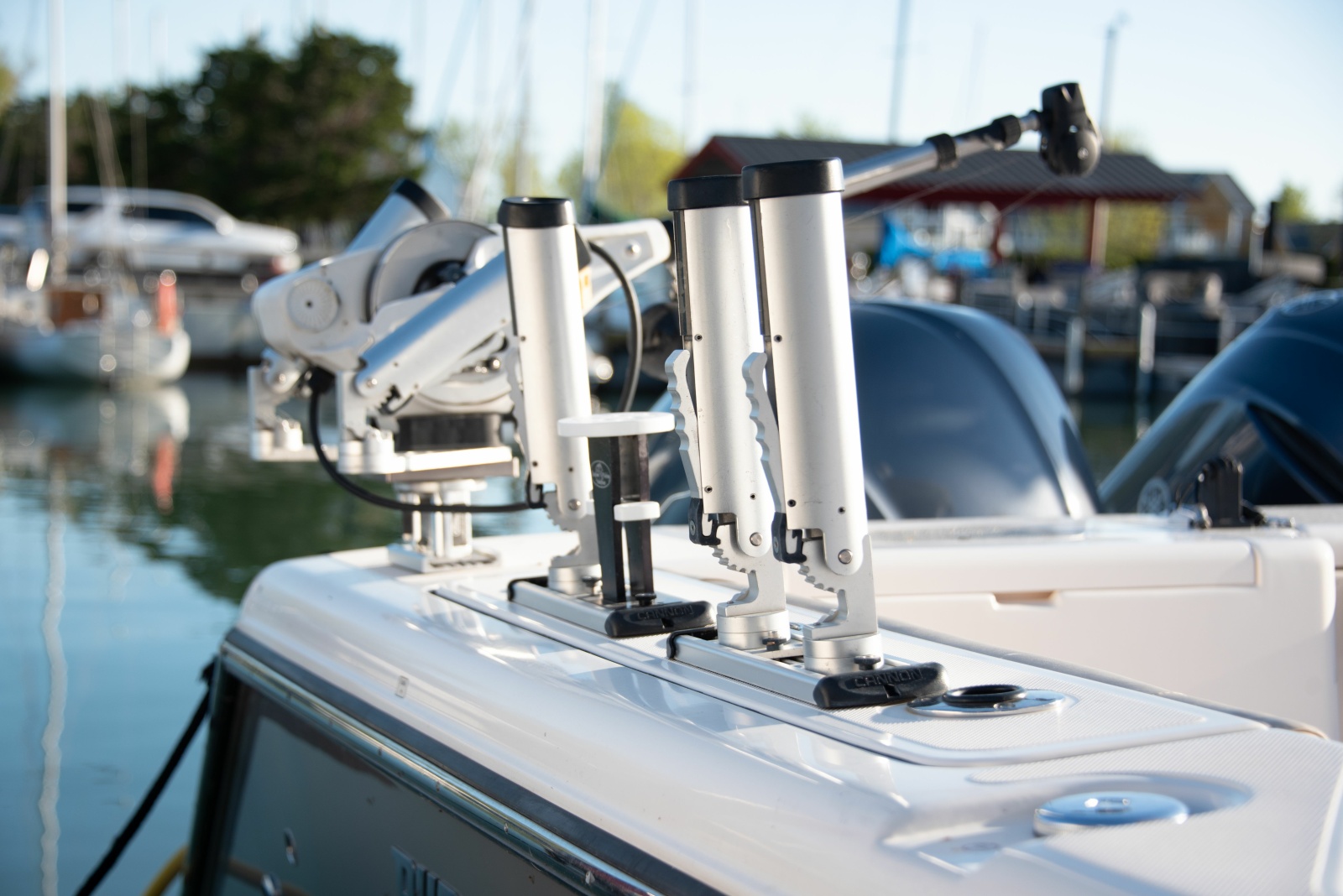 2015 Pursuit 345 Offshore 34