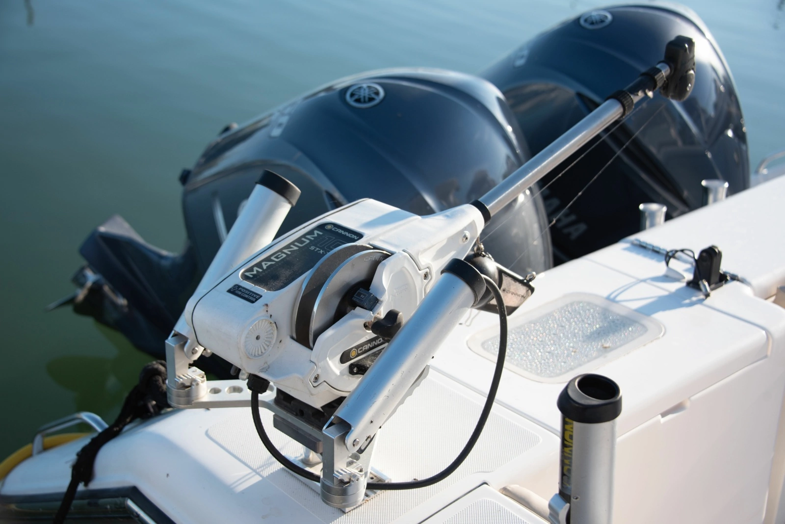 2015 Pursuit 345 Offshore 34