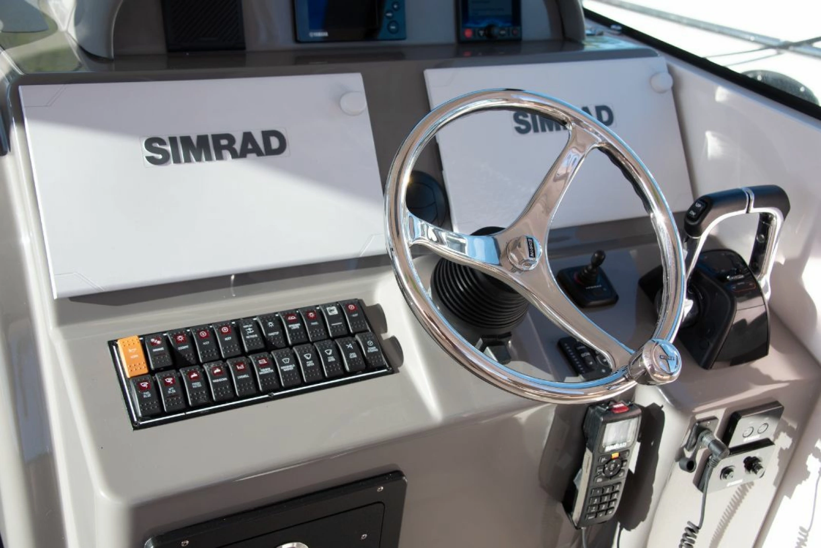 2015 Pursuit 345 Offshore 34