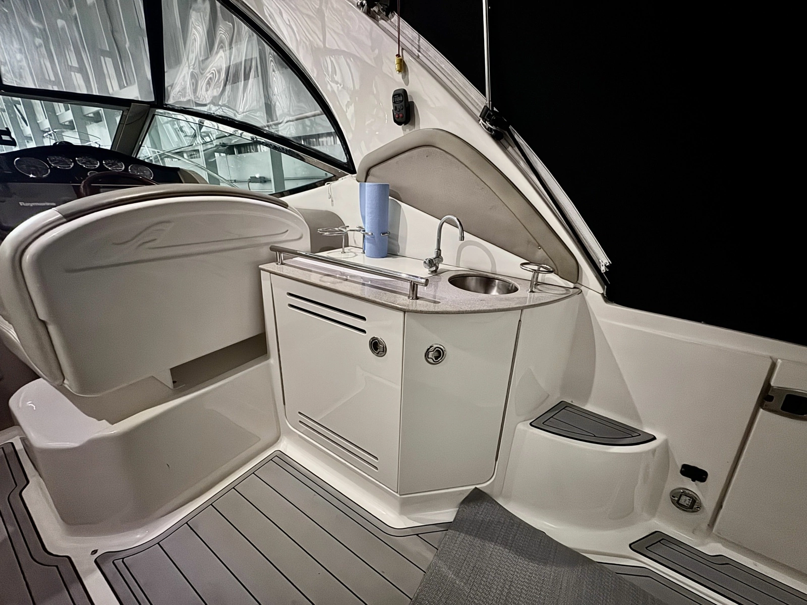 2007 Sea Ray 290 Sundancer 29