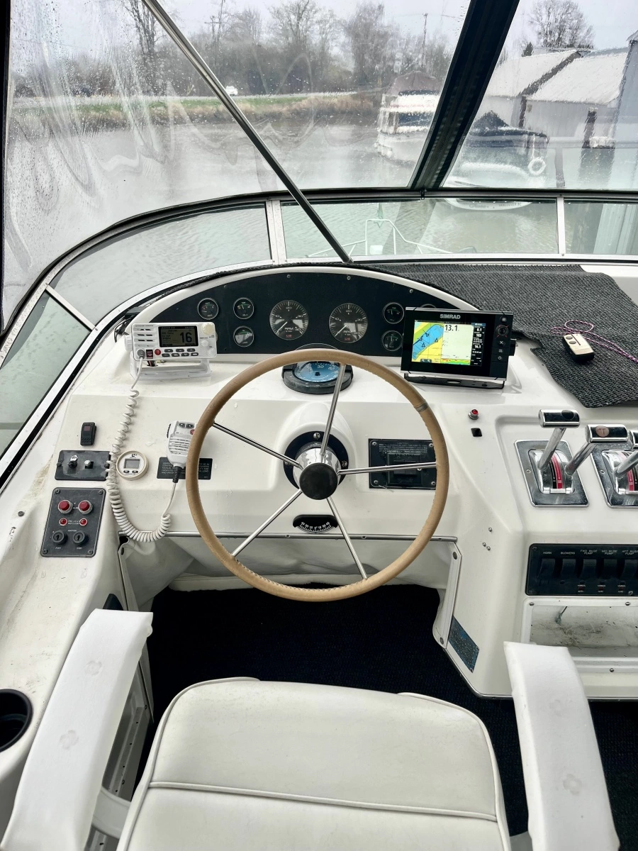 1996 Bayliner 3988 39