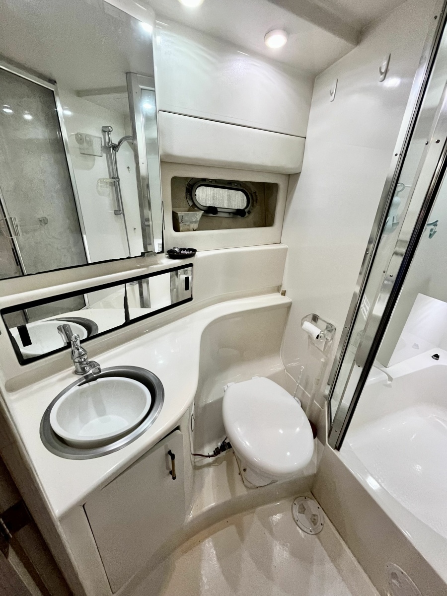 1996 Bayliner 3988 39