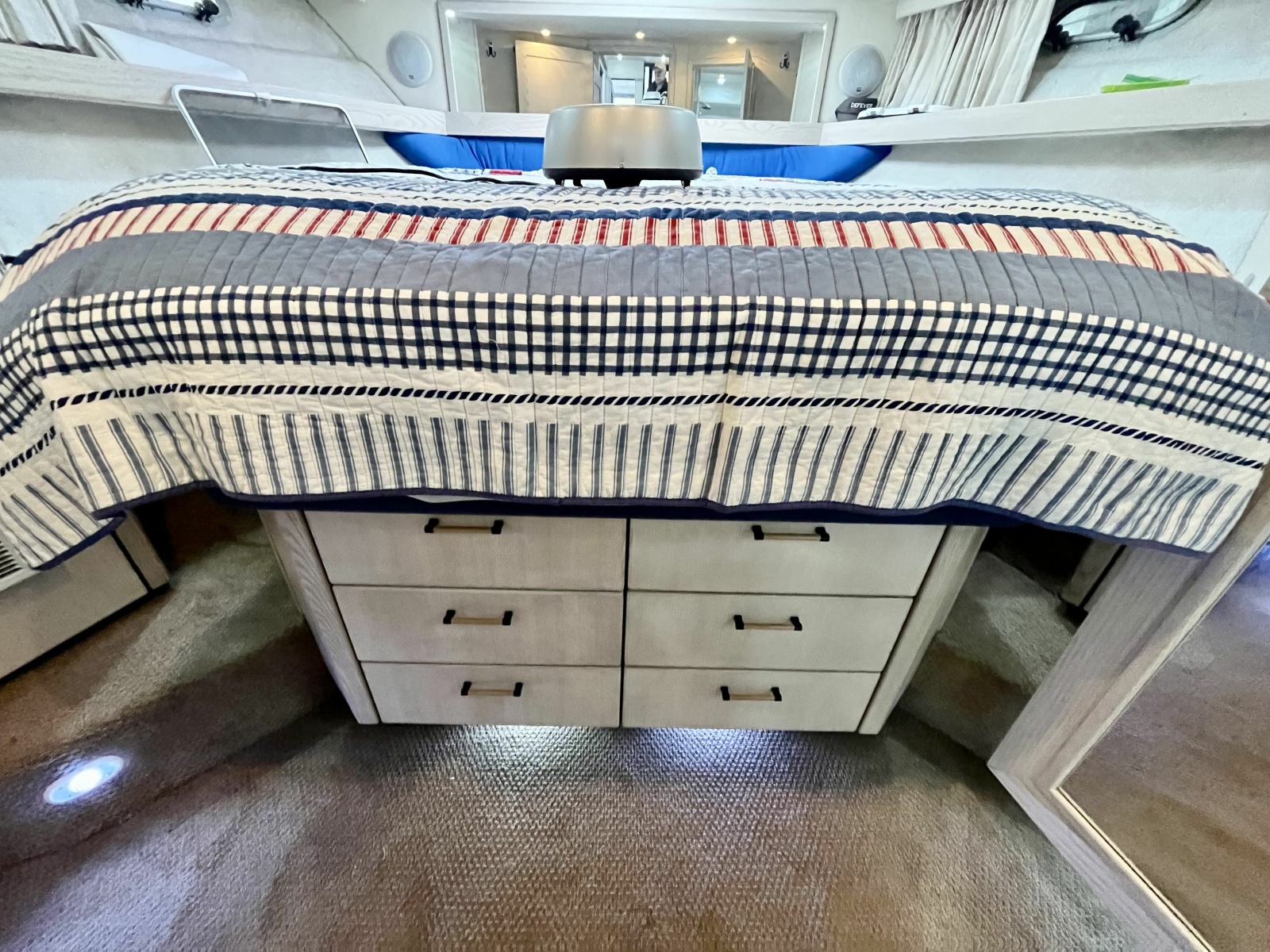 1996 Bayliner 3988 39