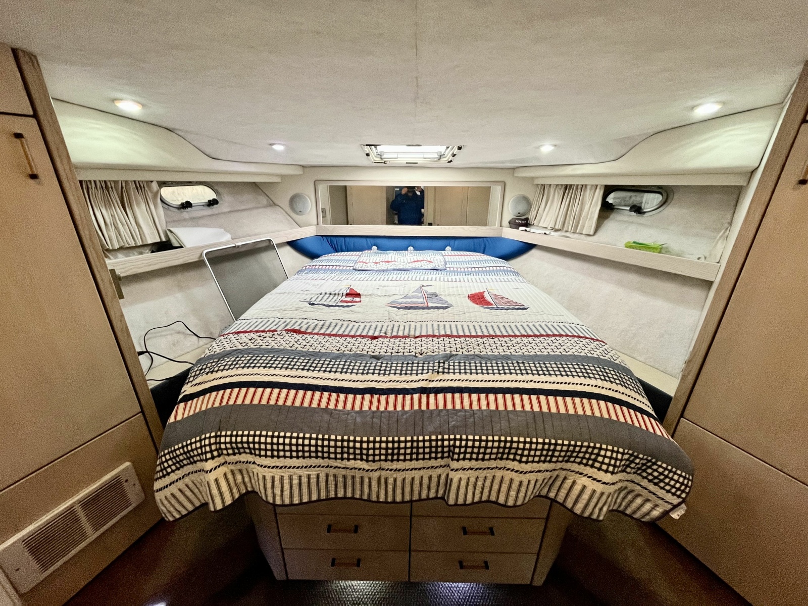 1996 Bayliner 3988 39