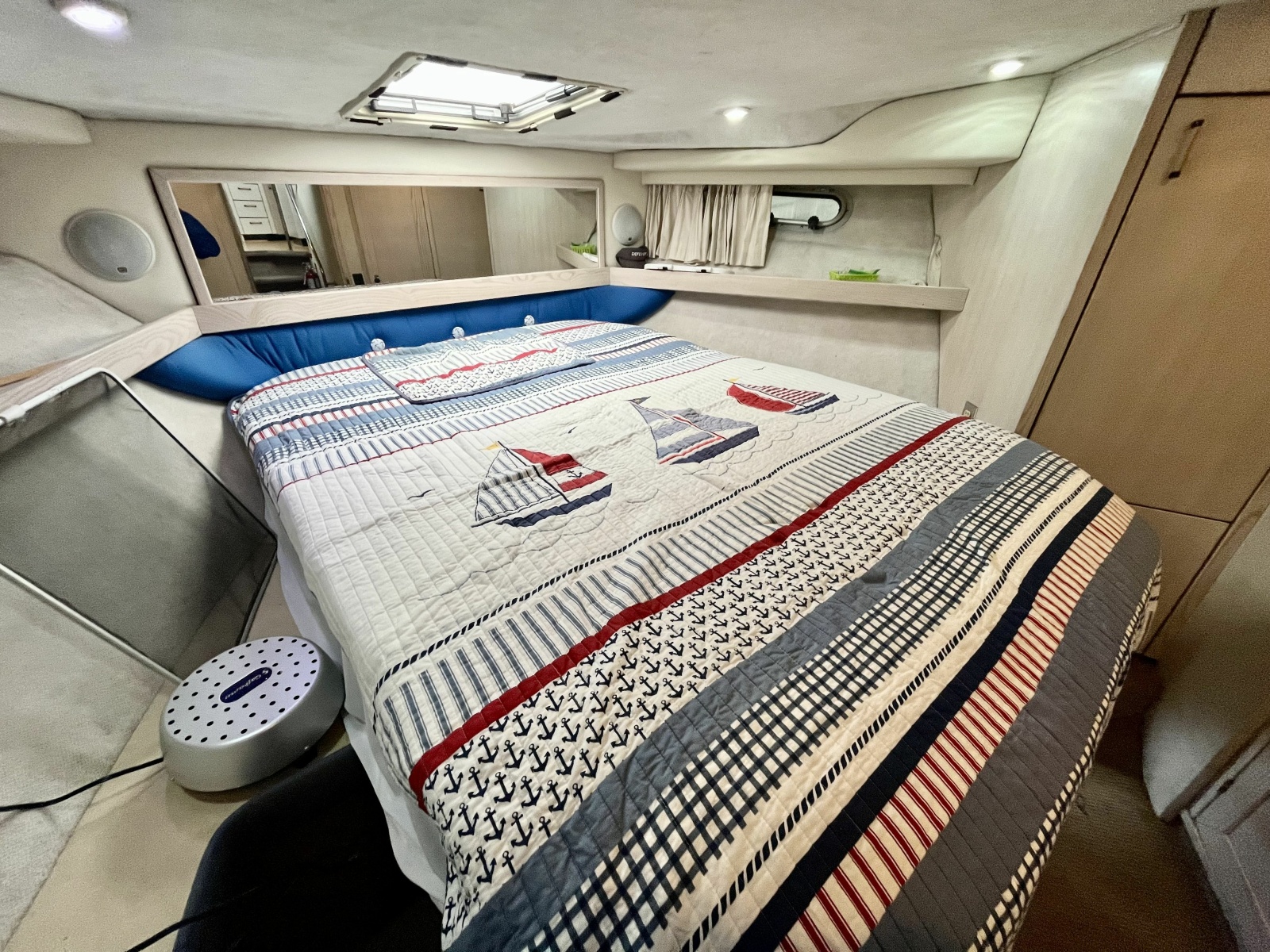 1996 Bayliner 3988 39