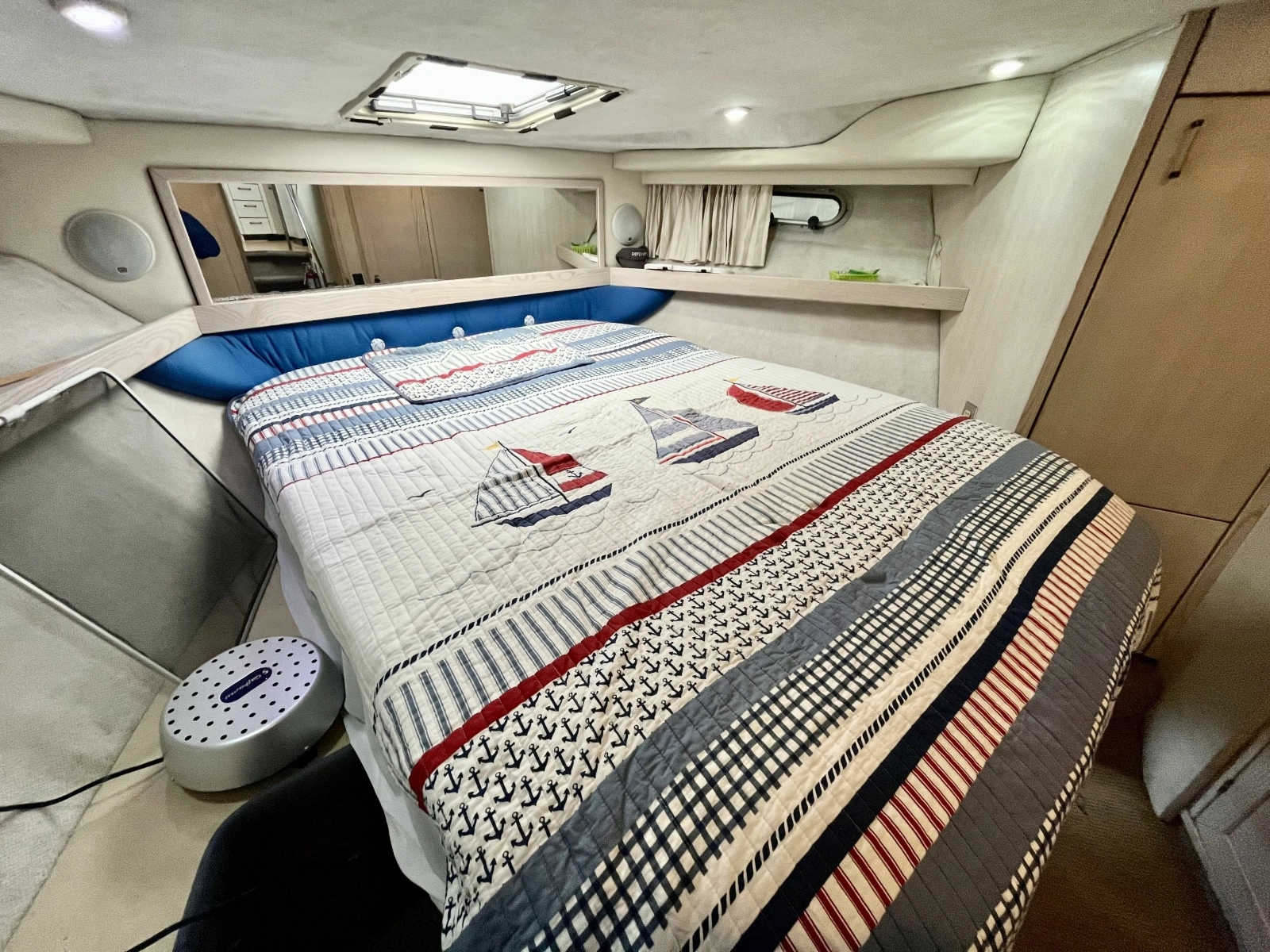 1996 Bayliner 3988 39