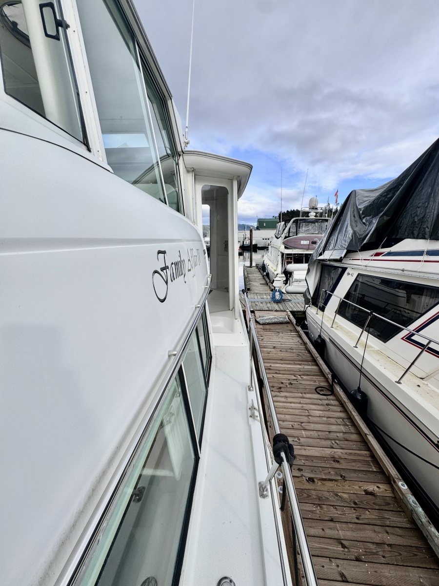 1997 Carver 500 Cockpit Motor Yacht 50