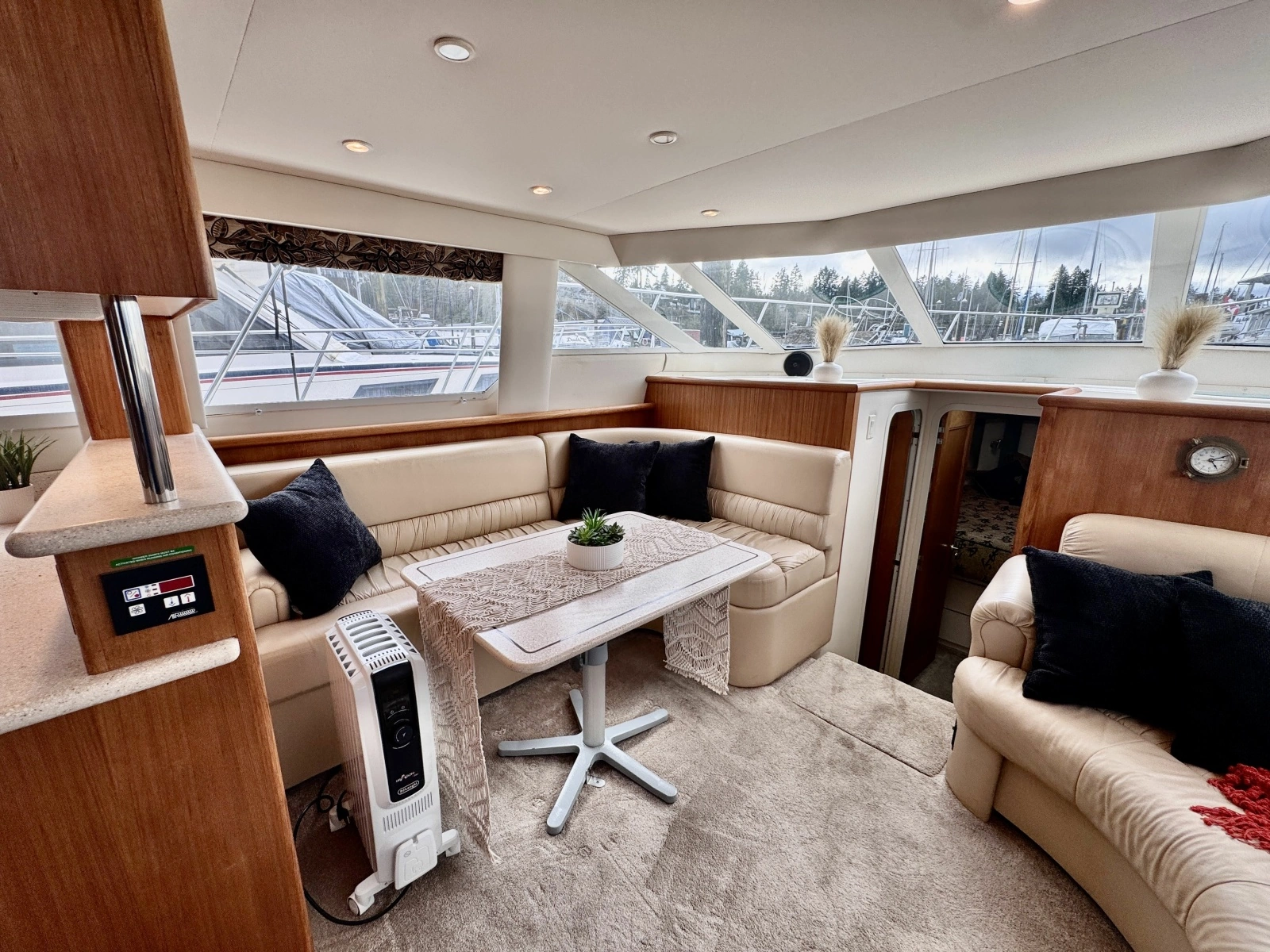 1997 Carver 500 Cockpit Motor Yacht 50