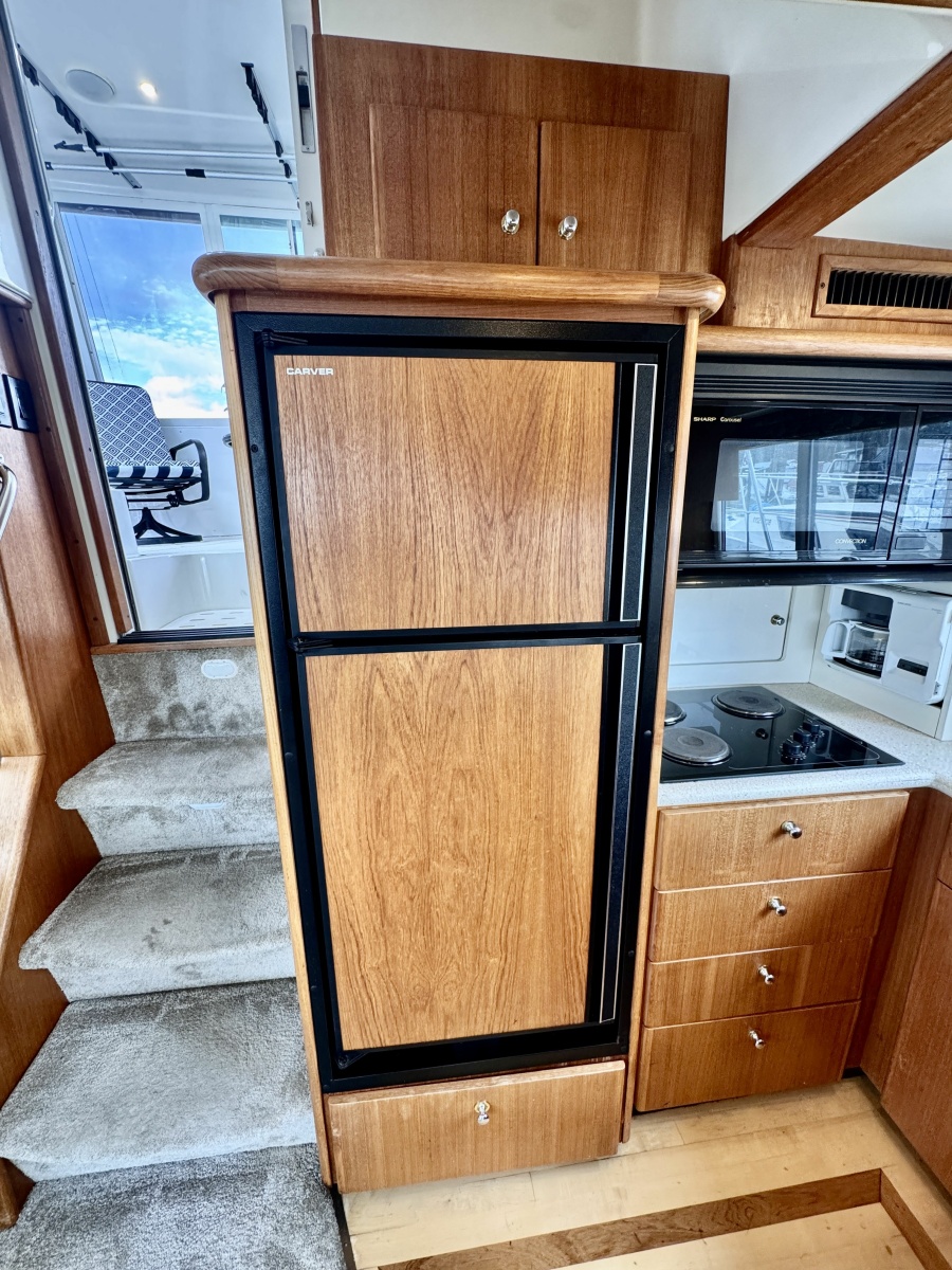 1997 Carver 500 Cockpit Motor Yacht 50
