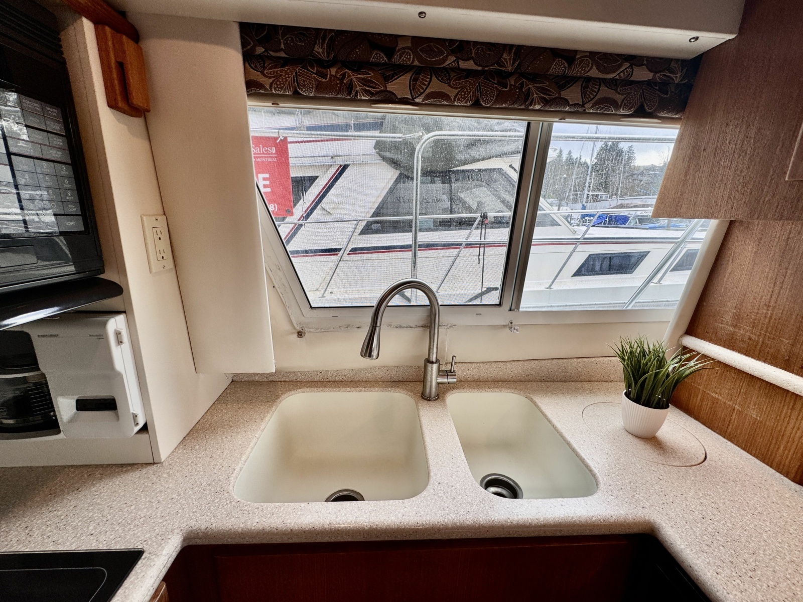 1997 Carver 500 Cockpit Motor Yacht 50