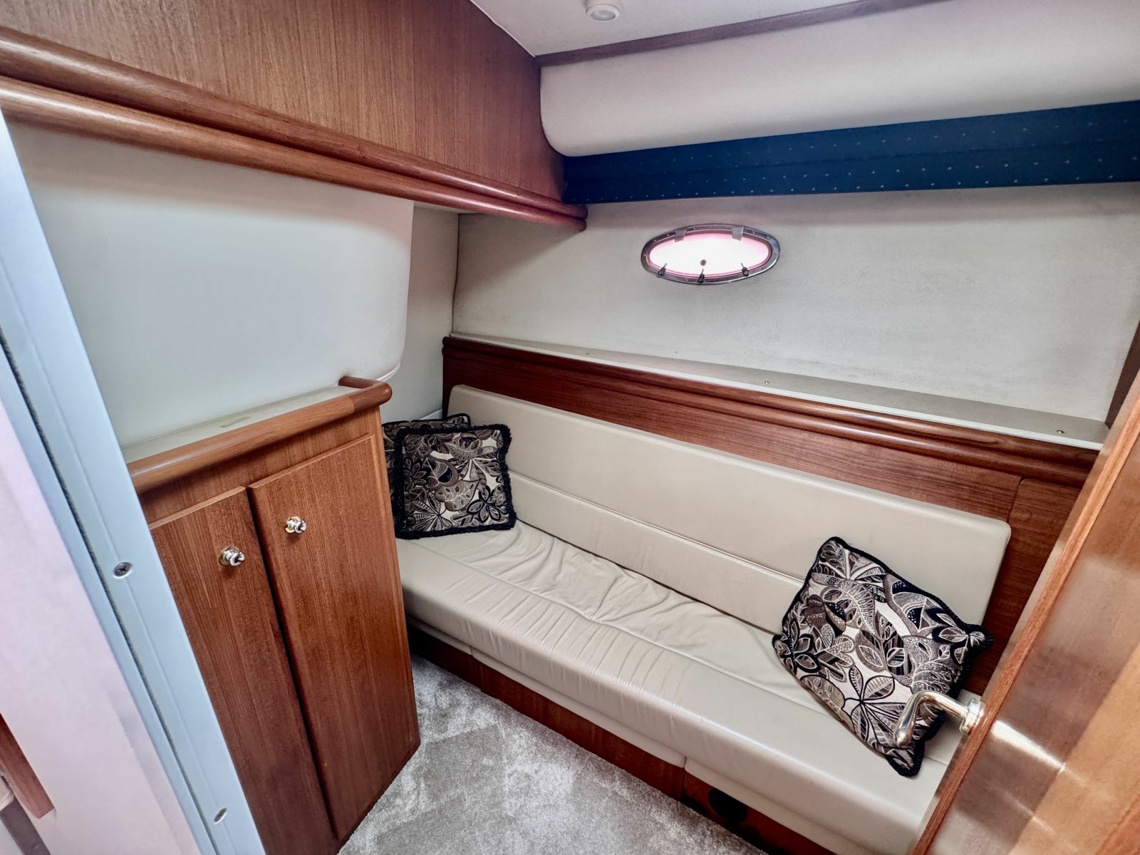 1997 Carver 500 Cockpit Motor Yacht 50