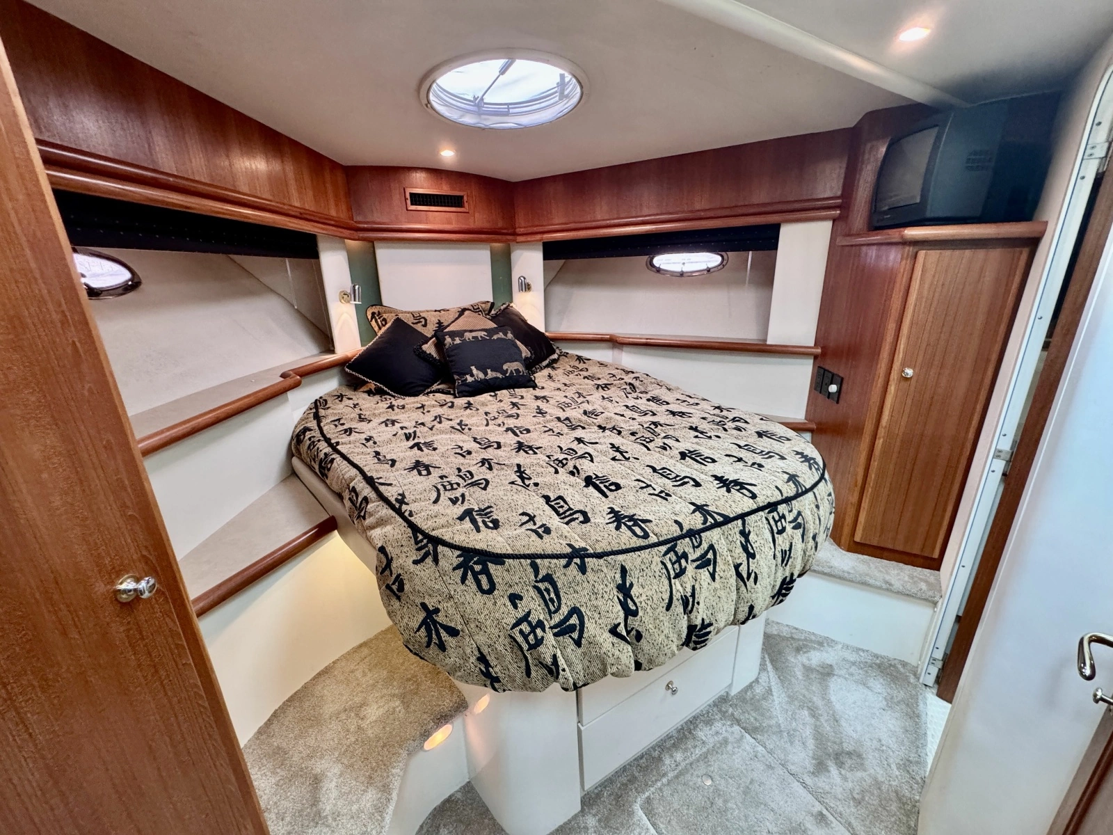 1997 Carver 500 Cockpit Motor Yacht 50