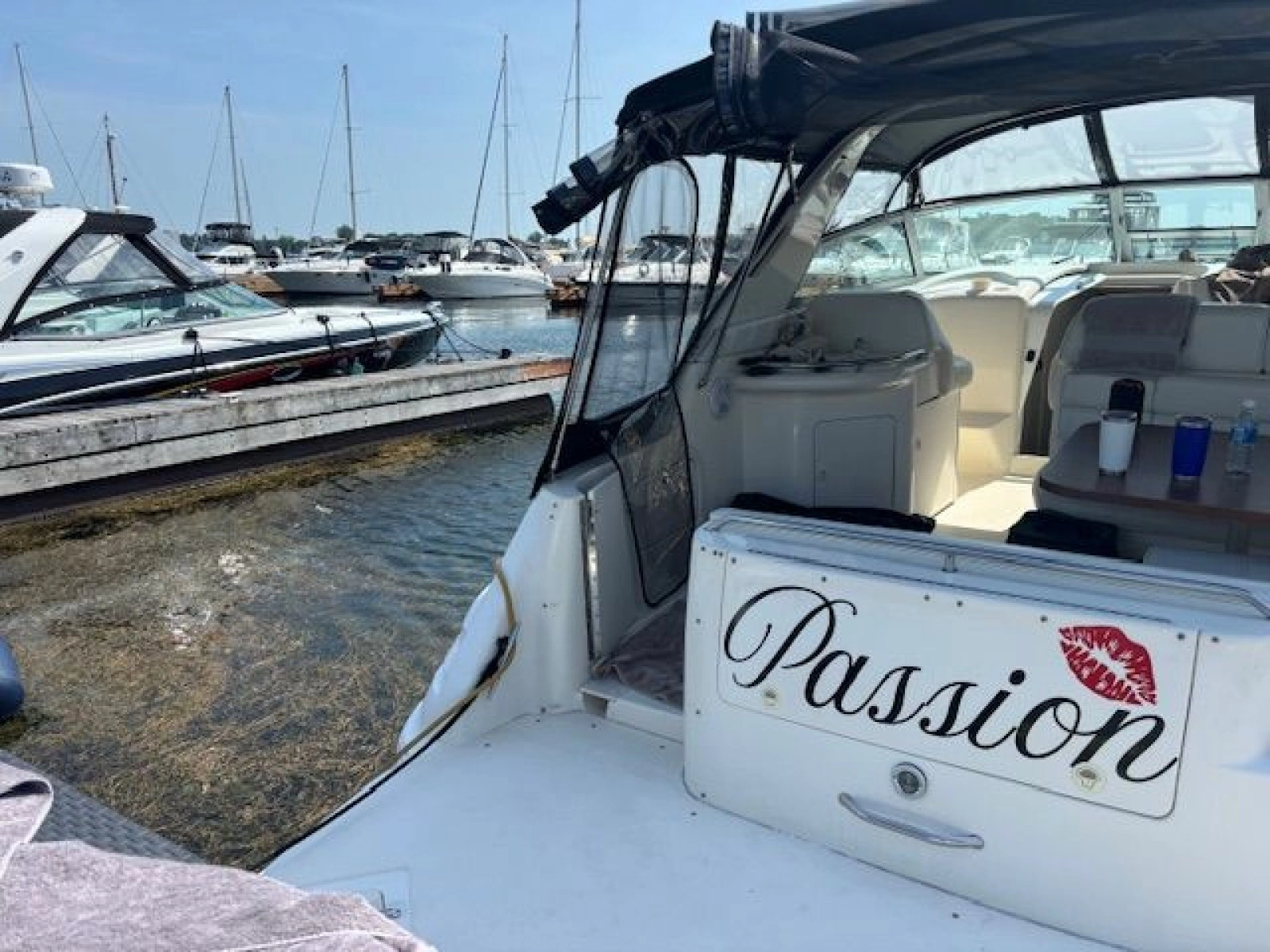 1997 Sea Ray 330 Sundancer 33