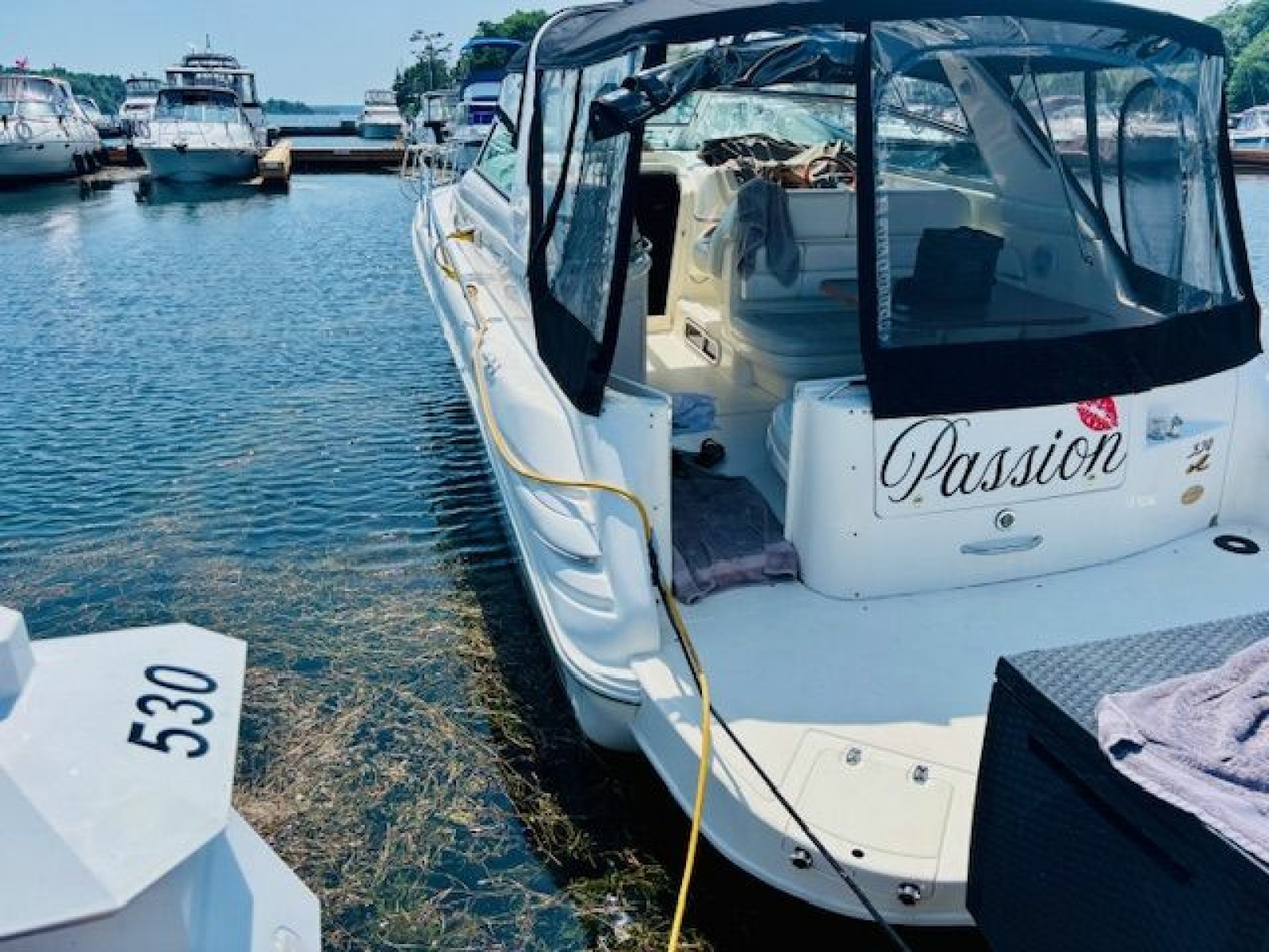1997 Sea Ray 330 Sundancer 33