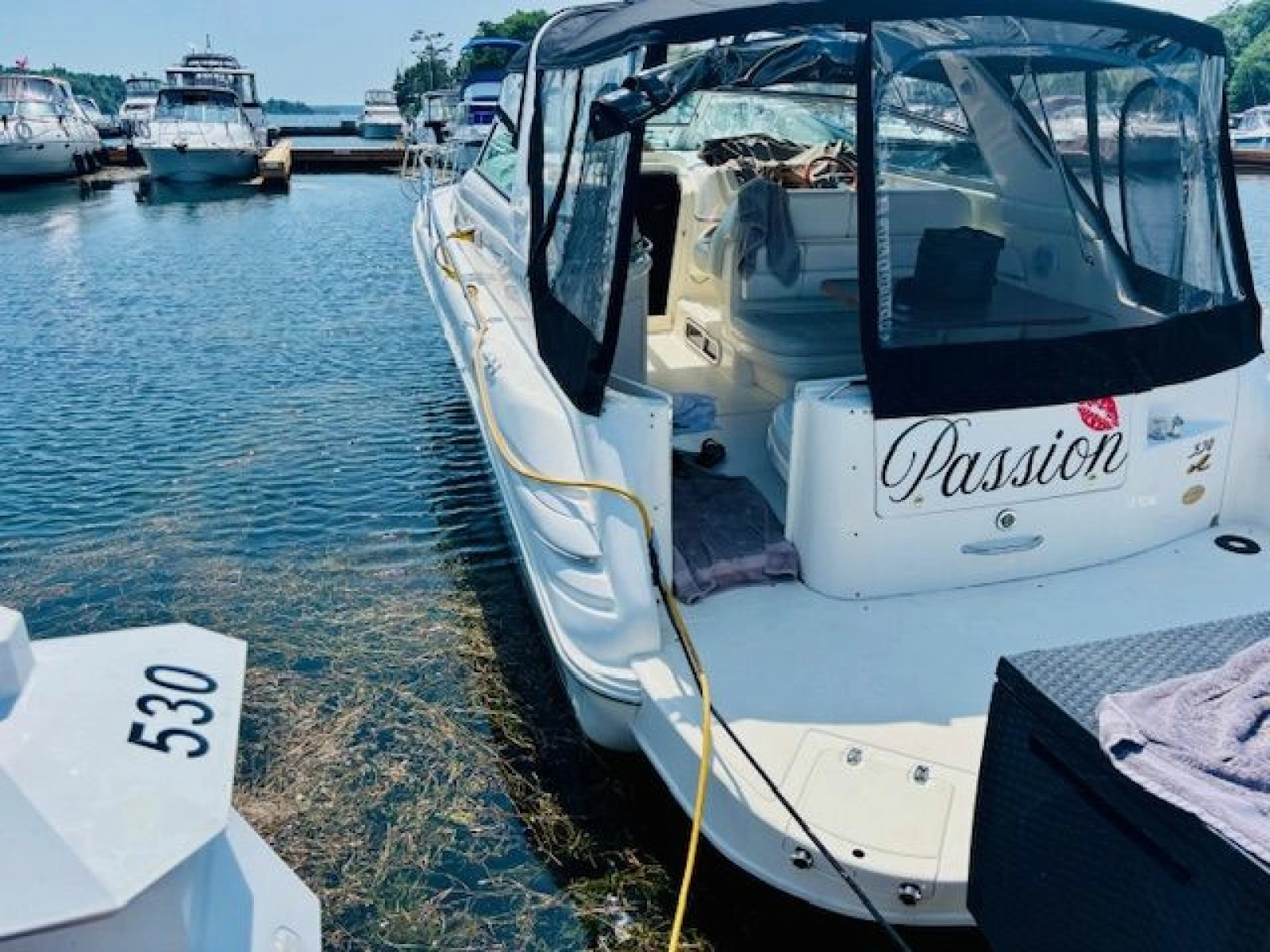 1997 Sea Ray 330 Sundancer 33