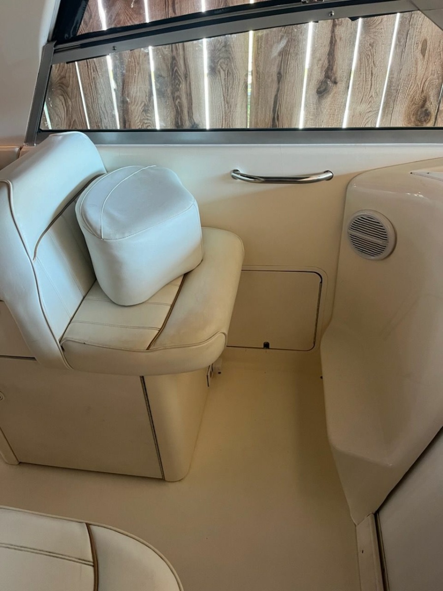 1997 Sea Ray 330 Sundancer 33
