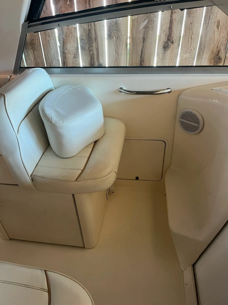1997 Sea Ray 330 Sundancer 33