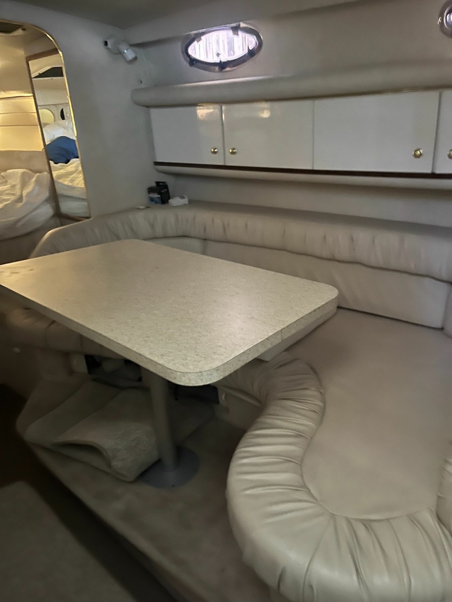 1997 Sea Ray 330 Sundancer 33