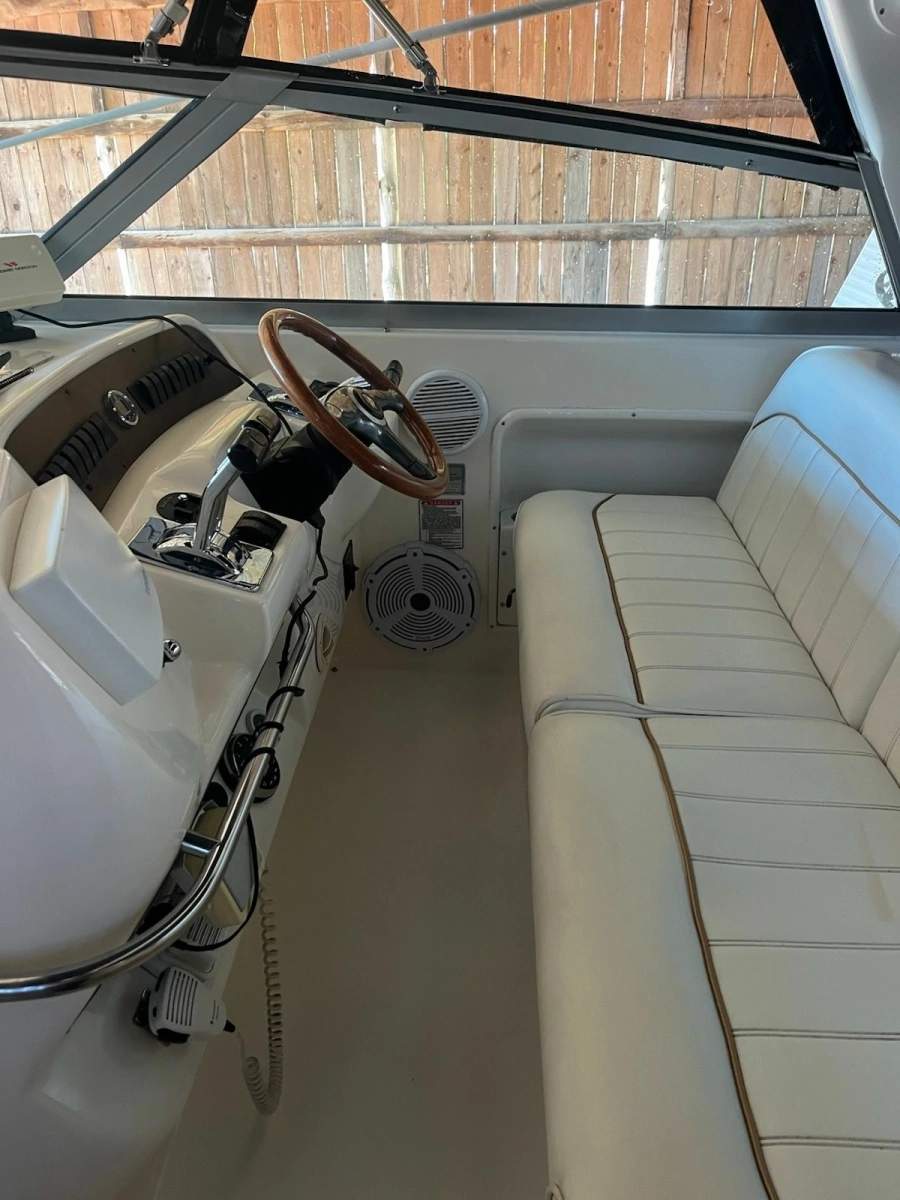 1997 Sea Ray 330 Sundancer 33
