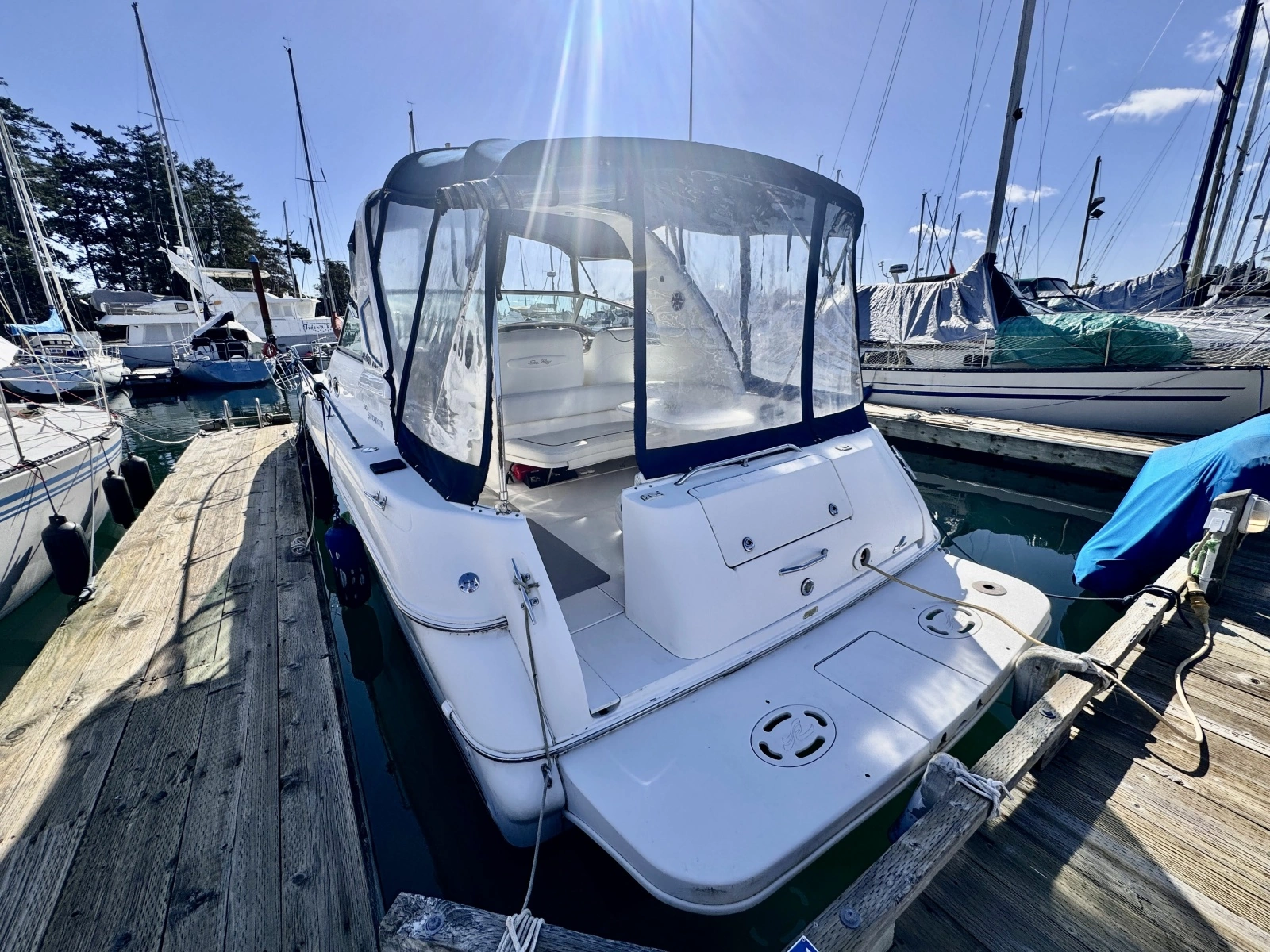 2000 Sea Ray 310 31
