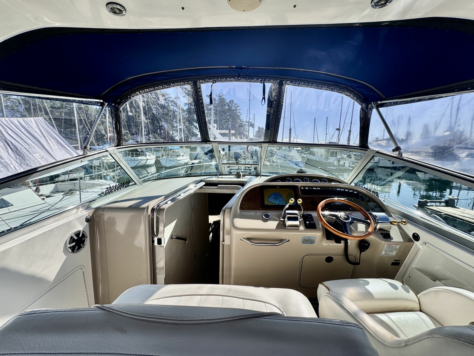 2000 Sea Ray 310 31